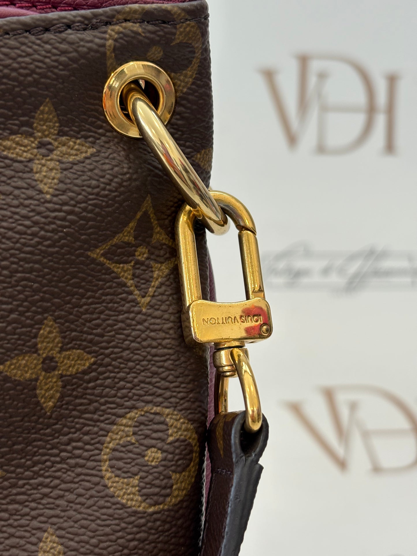 383833 - Louis Vuitton Pallas
