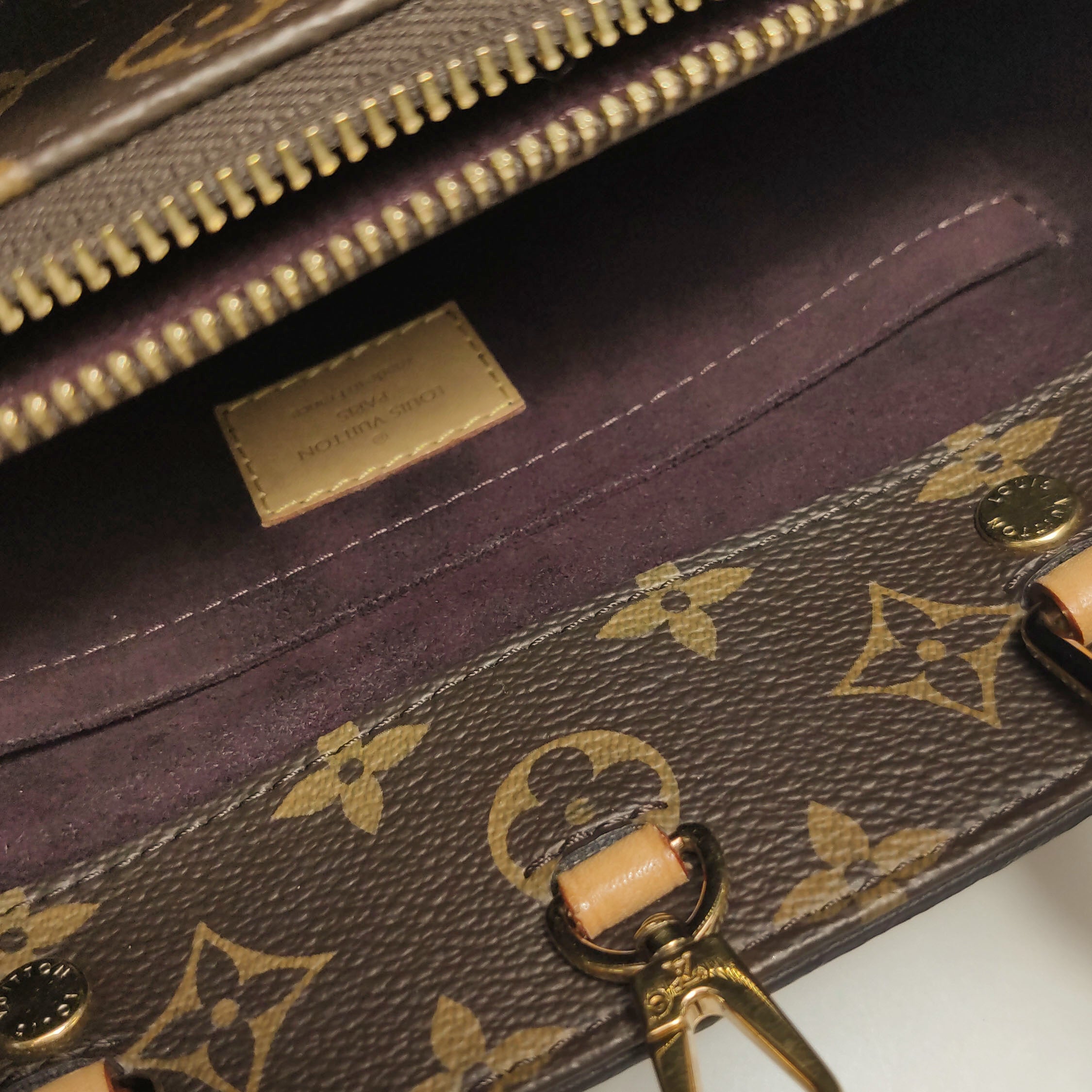 Louis Vuitton (LV) Montaigne