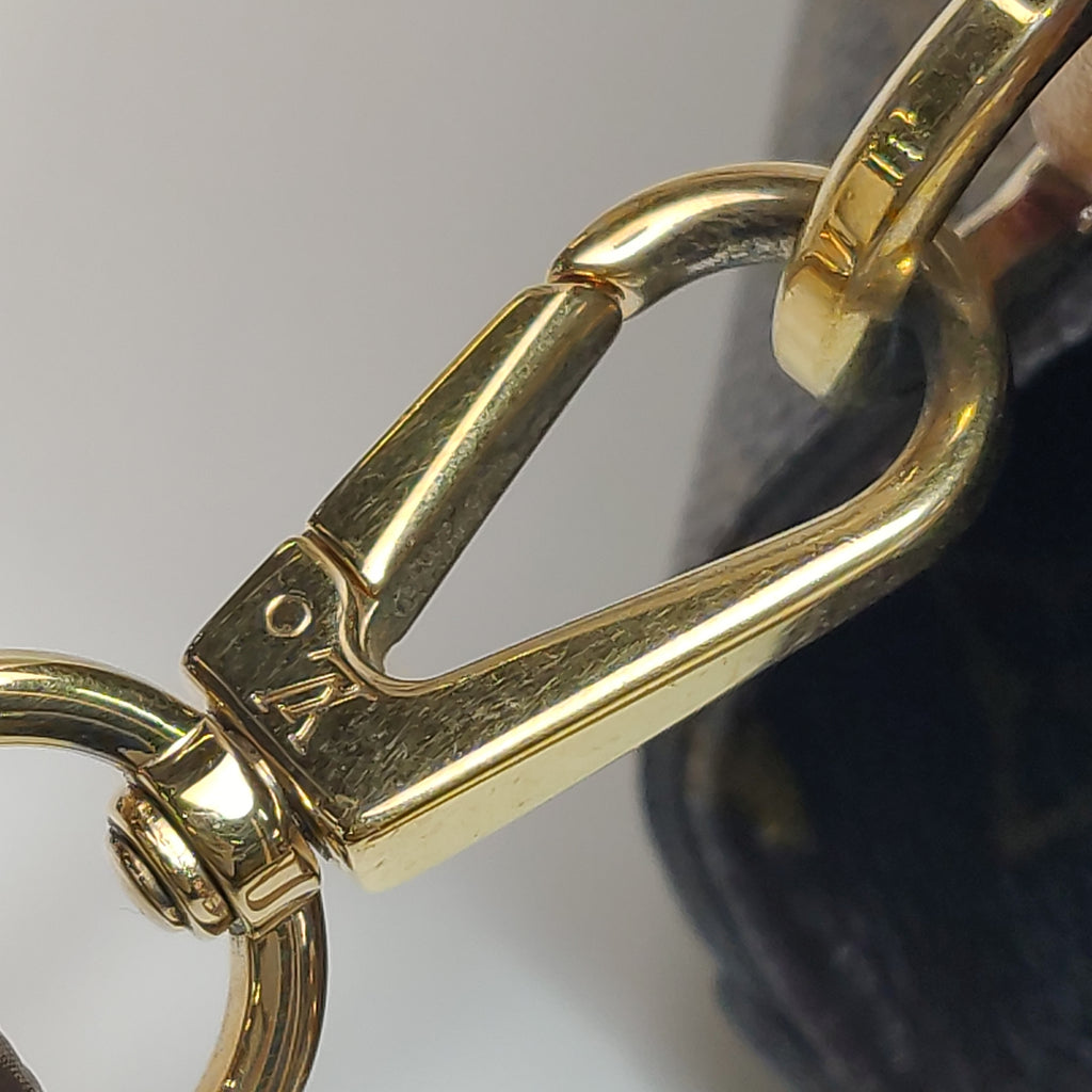 Louis Vuitton (LV) Montaigne medium