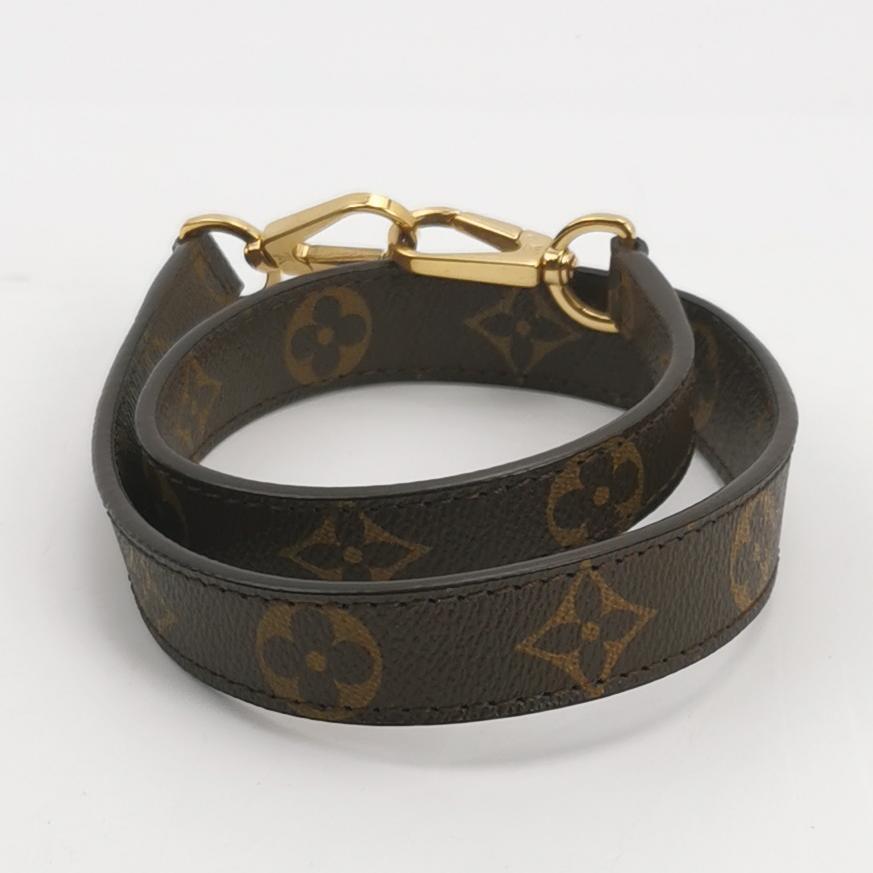 Louis Vuitton (LV) Montaigne medium