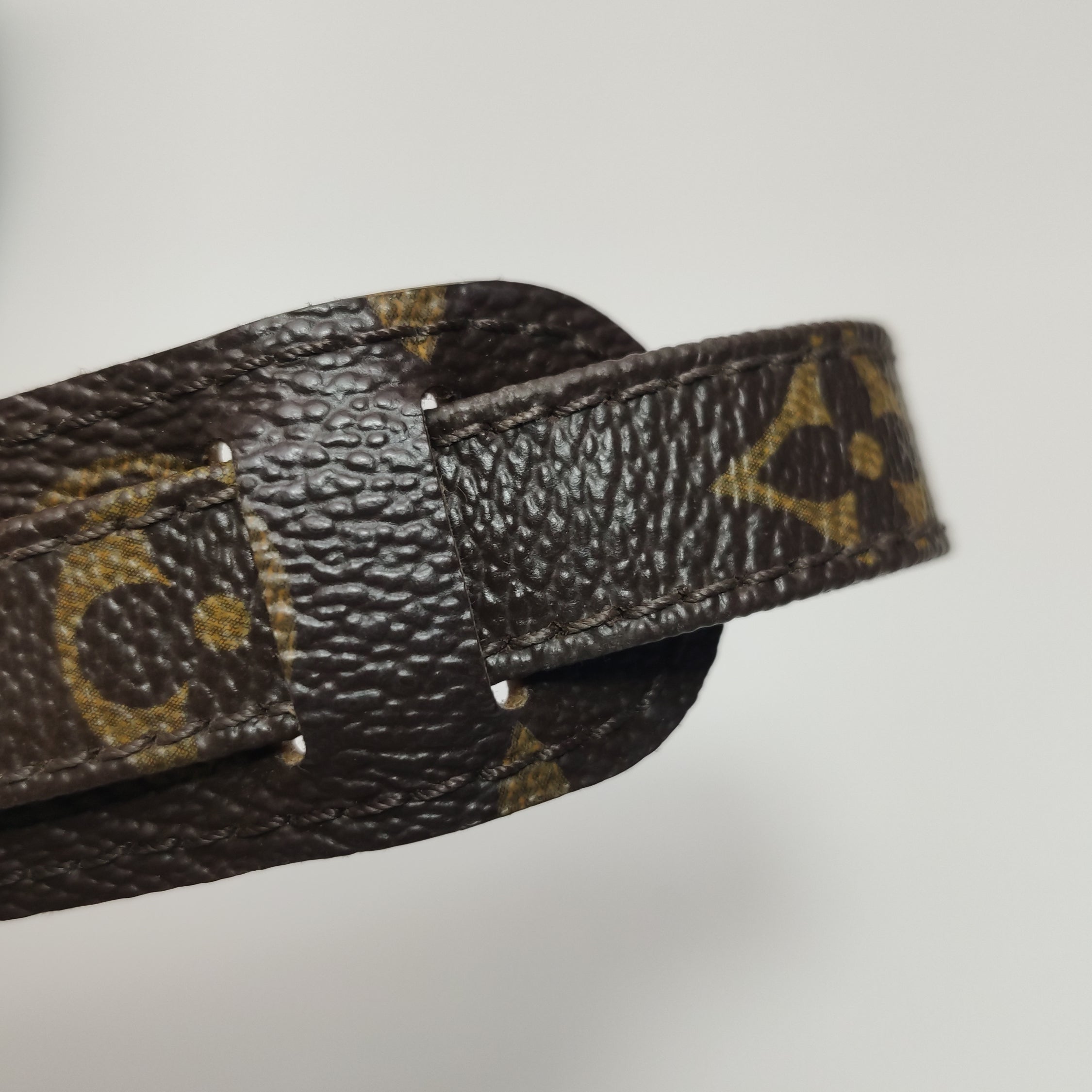 Louis Vuitton (LV) Montaigne medium