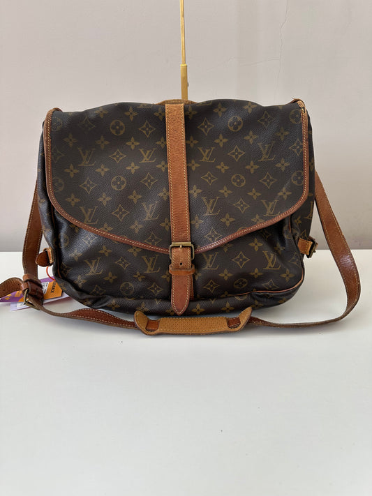 Louis Vuitton Saumur35