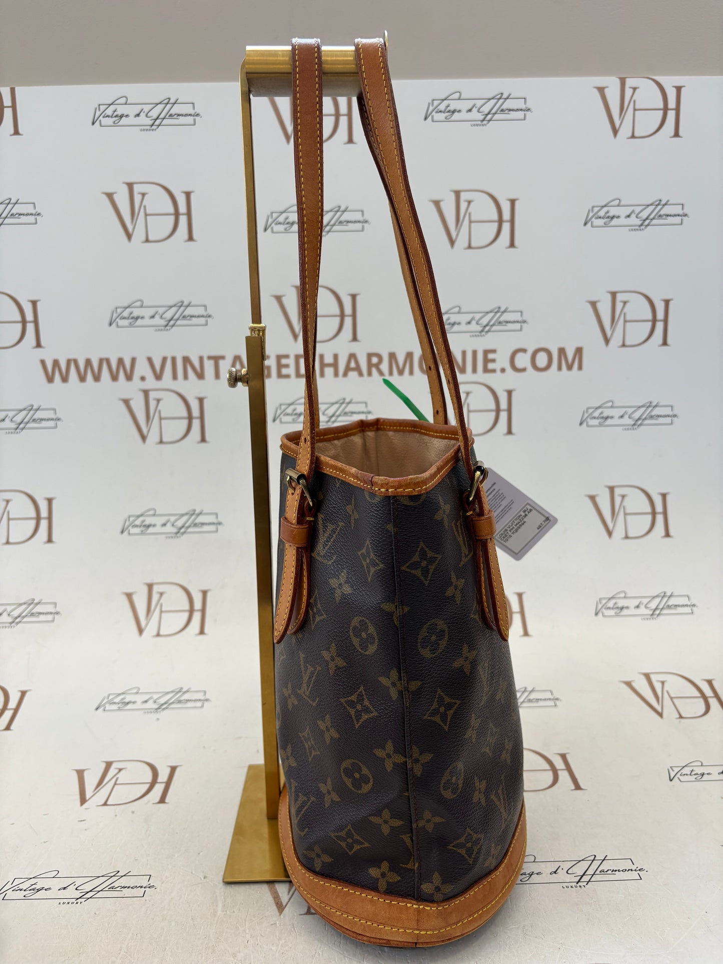 017094 - Louis Vuitton Bucket PM