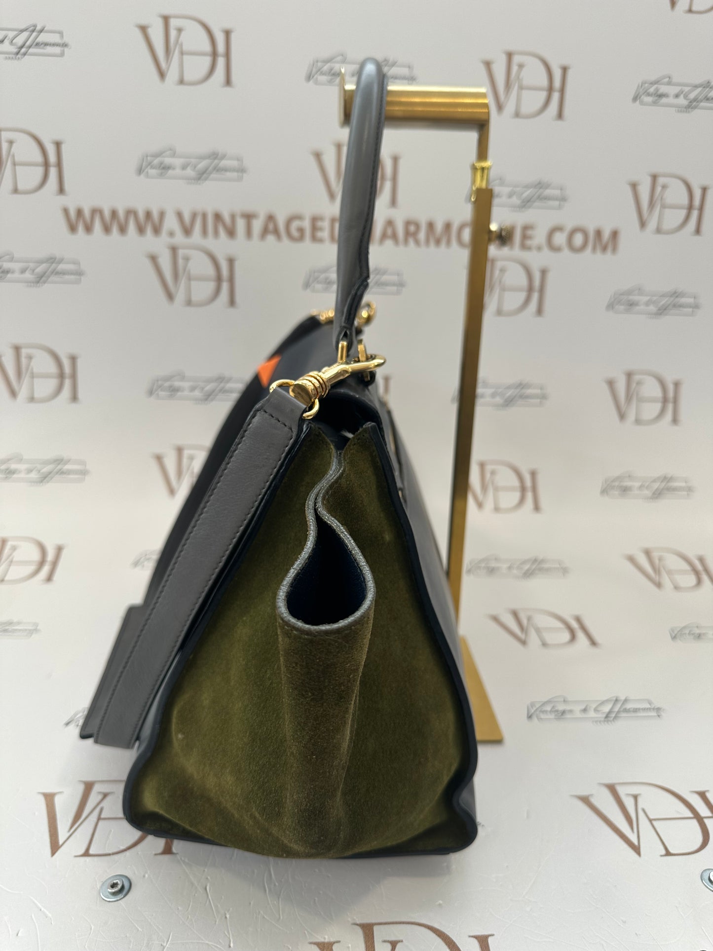 382607 - Celine Trapeze