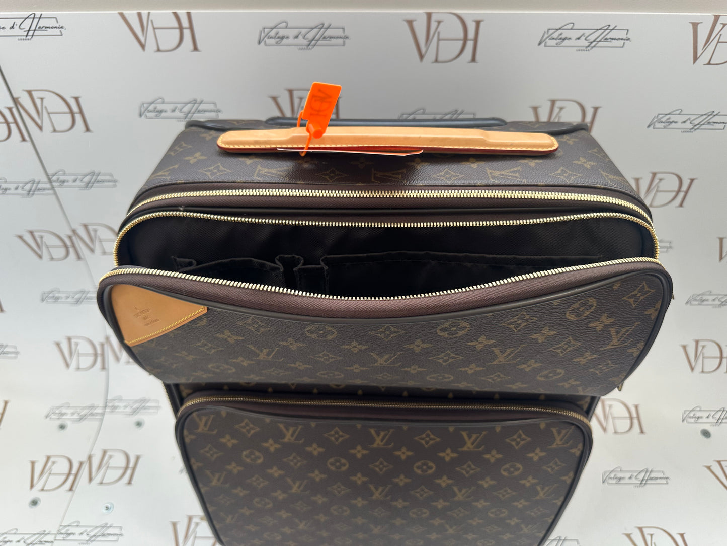 016886 - Louis Vuitton Trolley