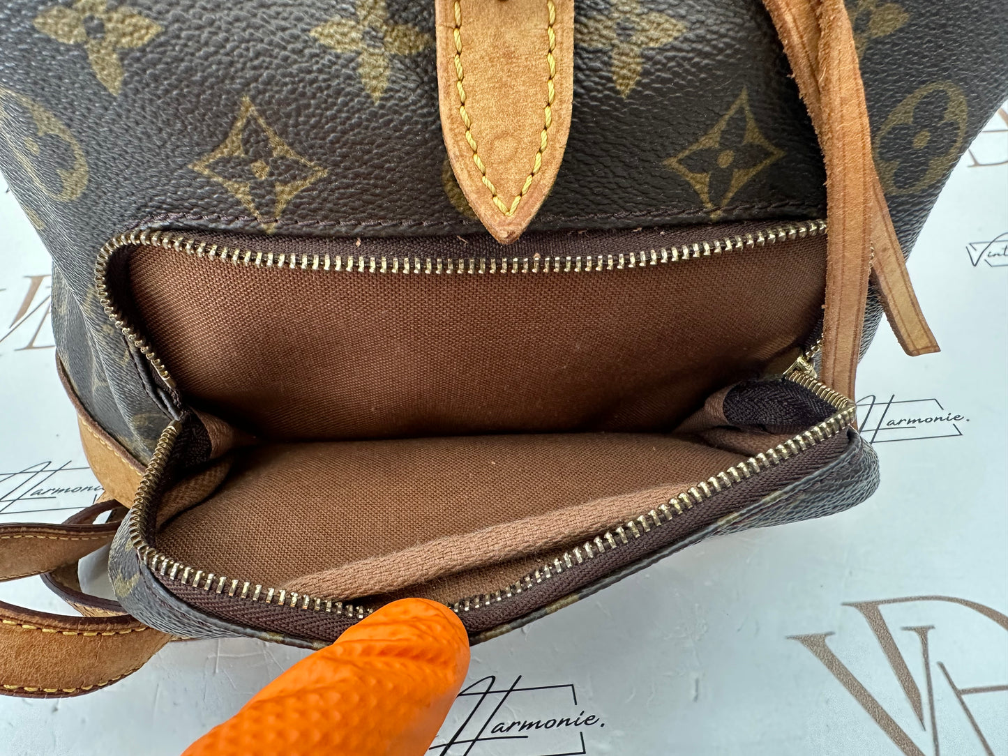 017845 - Louis Vuitton Montsouris MM