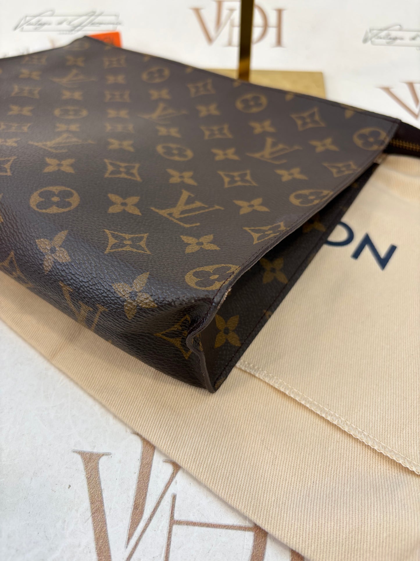 018838 - Louis Vuitton Toilette 26