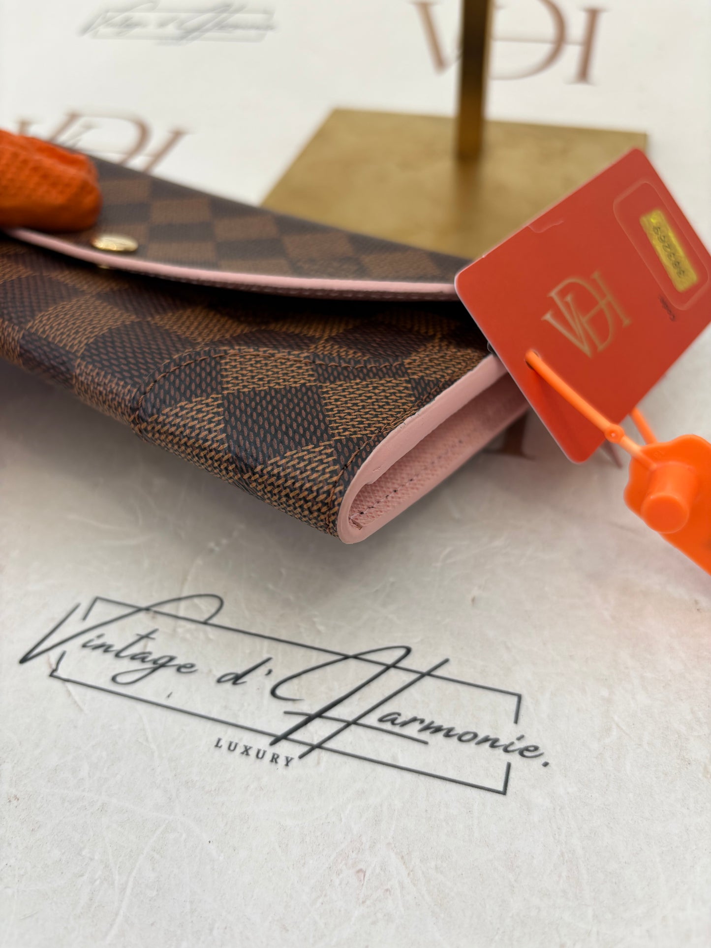383269 - Louis Vuitton Caissa Wallet