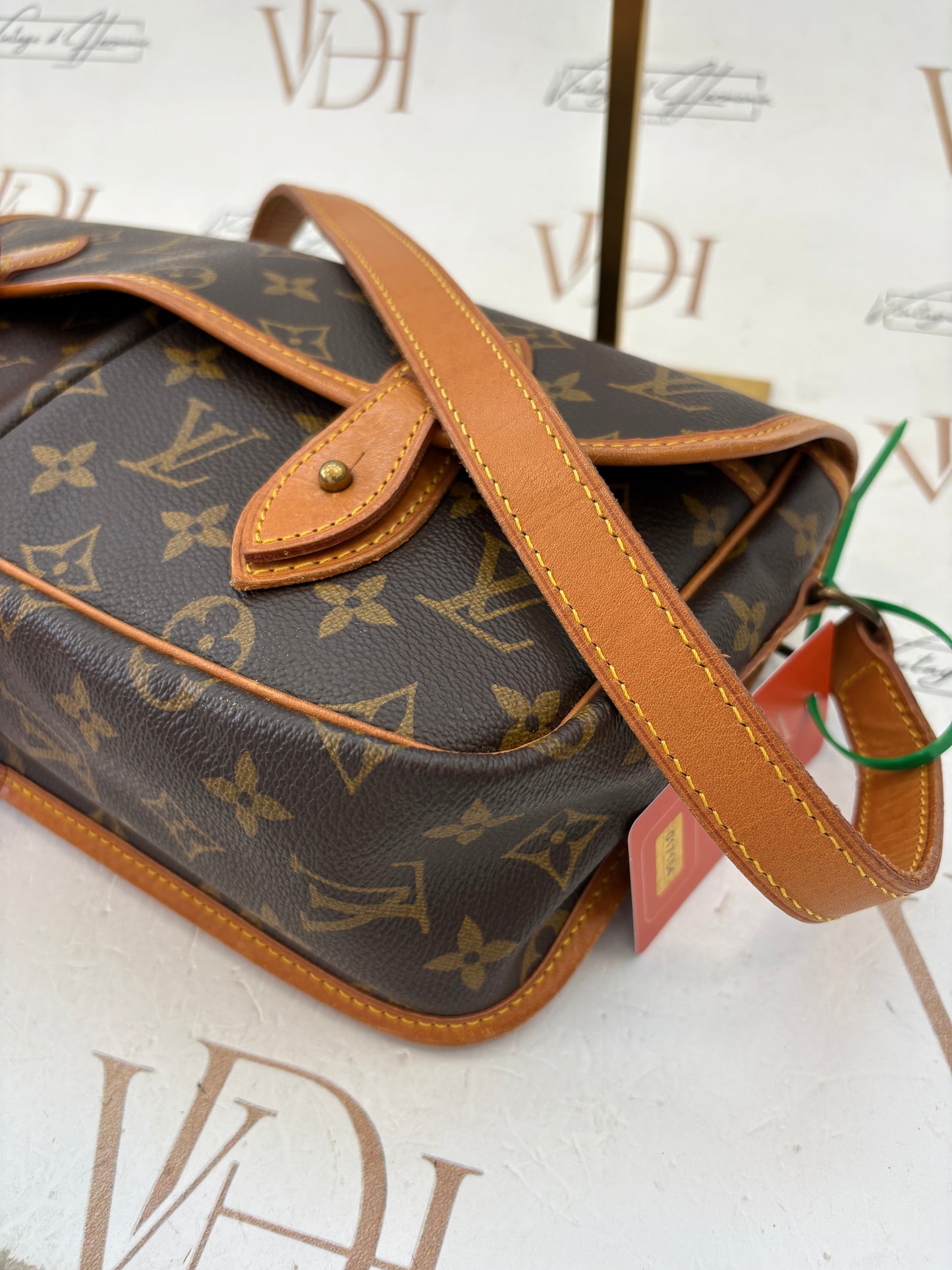017154 - Louis Vuitton Gibeciere MM