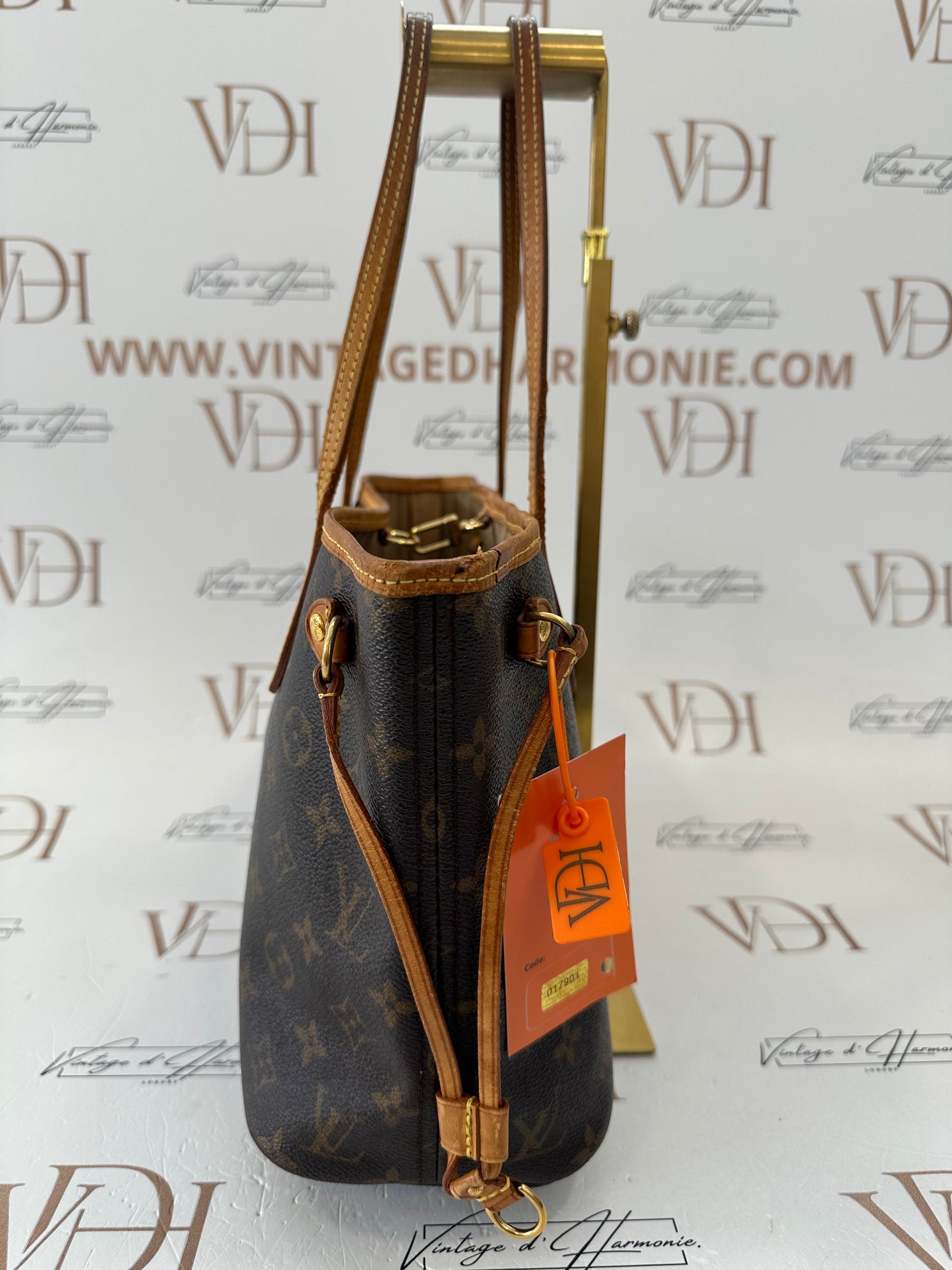 017901 - Louis Vuitton Neverfull PM