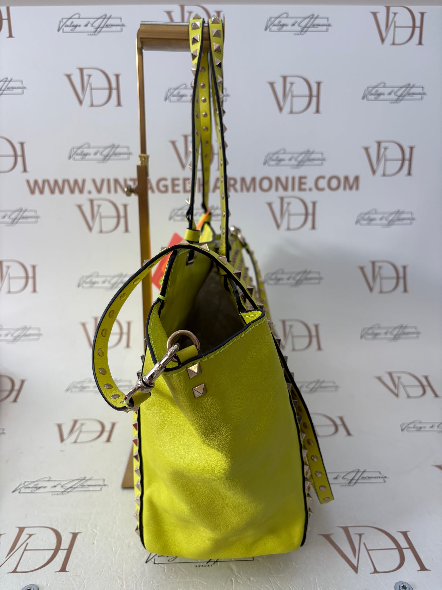 383783 - Valentino Rockstud