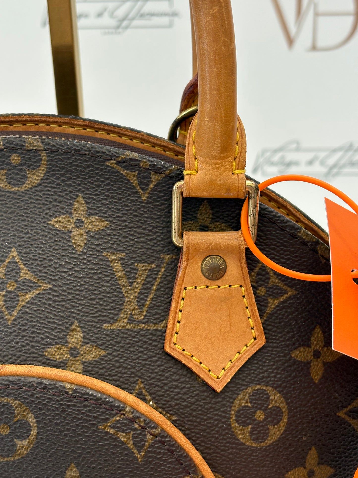 018054 - Louis Vuitton Ellipse