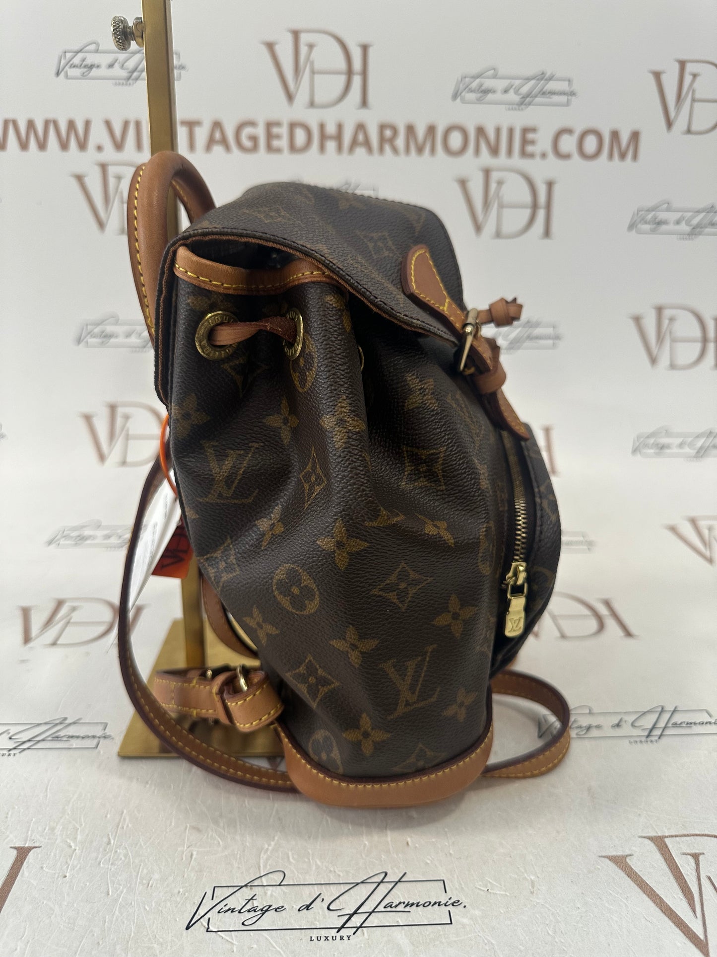 018735 - Louis Vuitton Montsouris