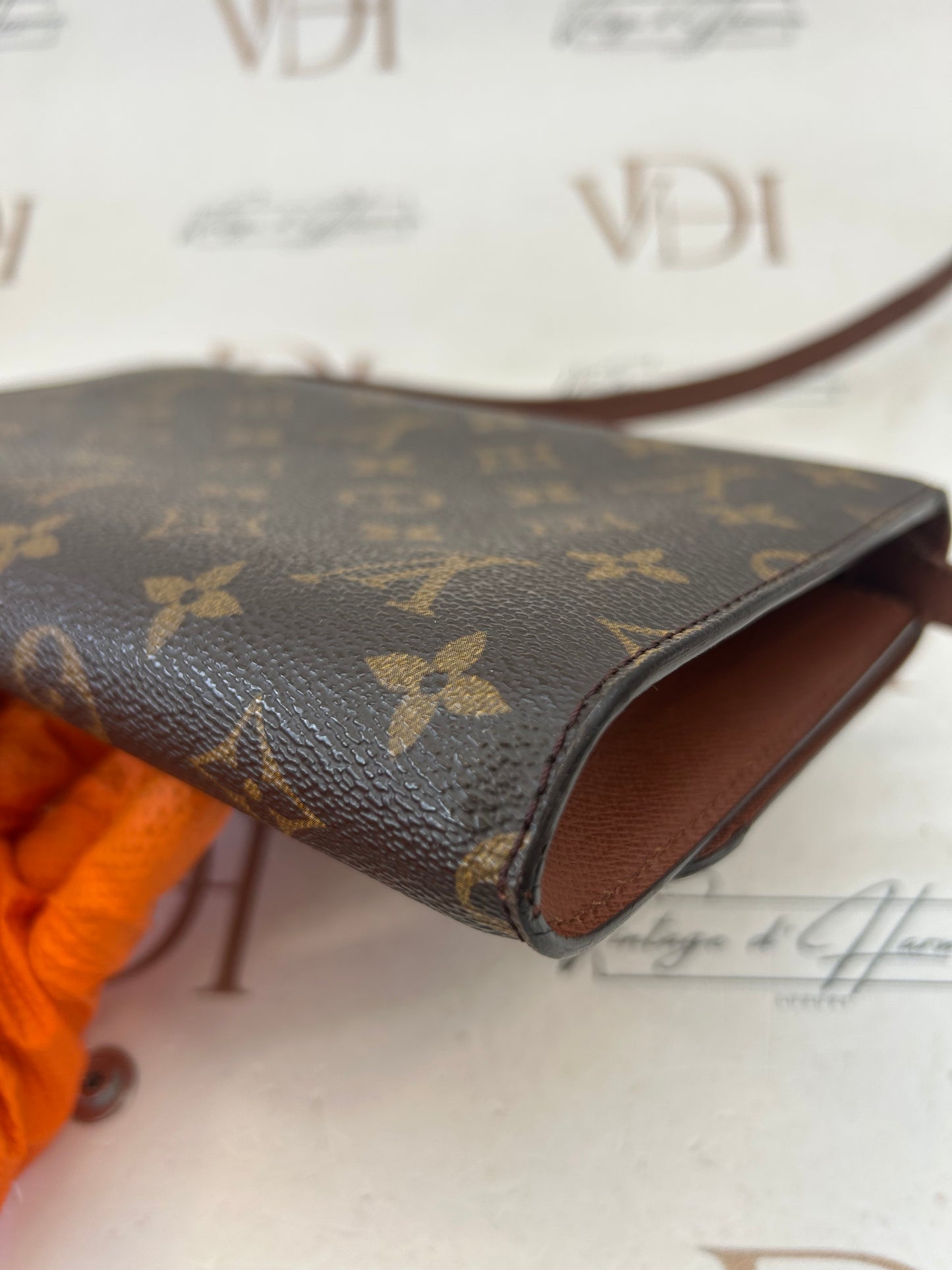 017114 - Louis Vuitton Bordeaux