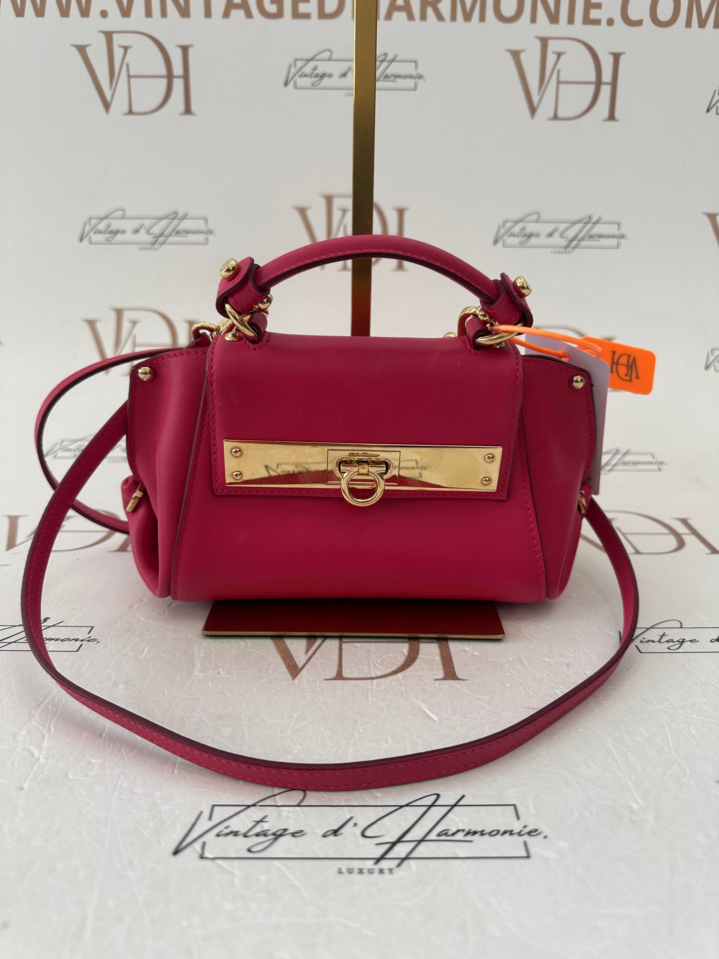 383004 - Salvatore Ferragamo Sofia