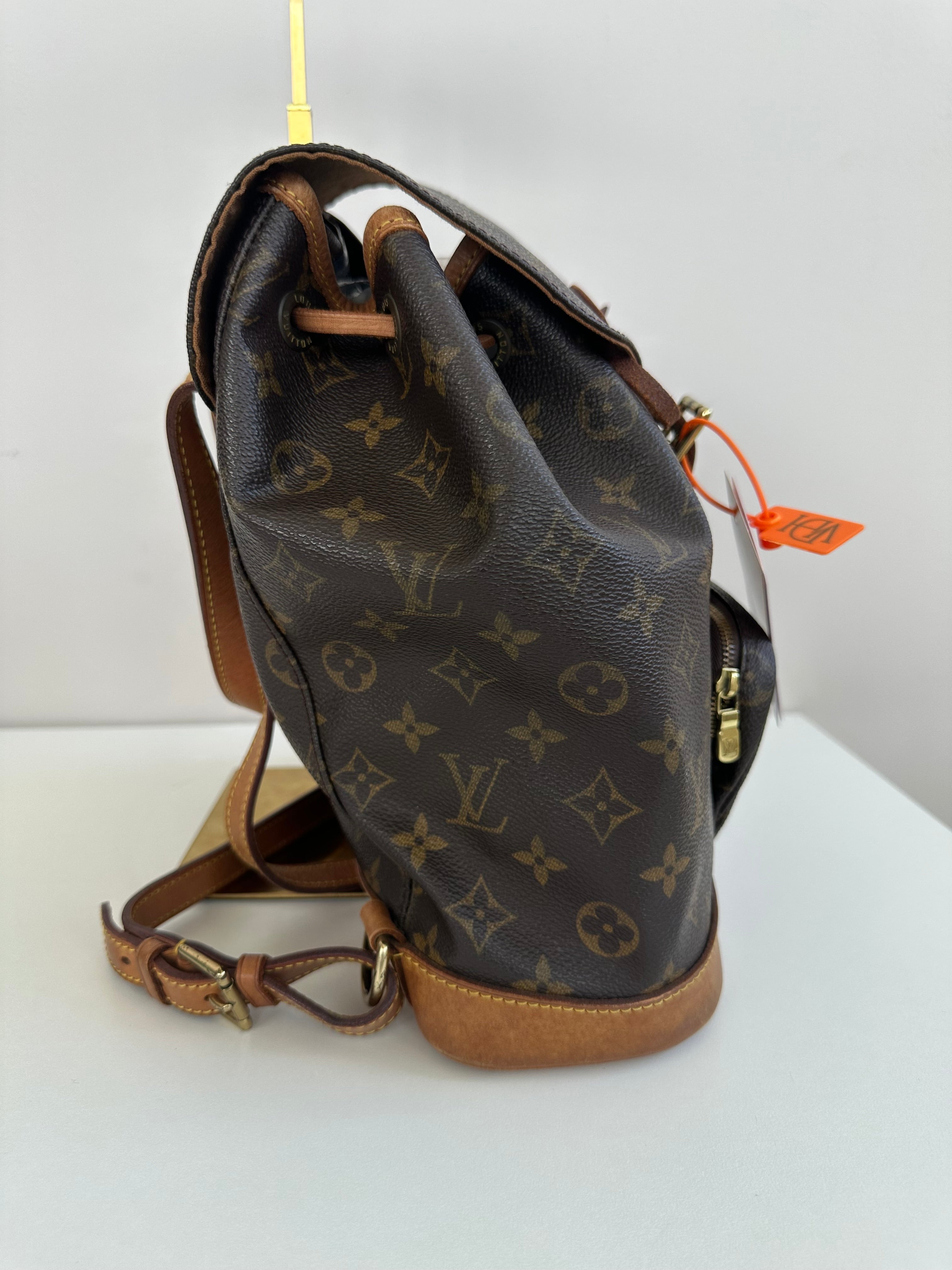 Louis Vuitton Montsouris MM