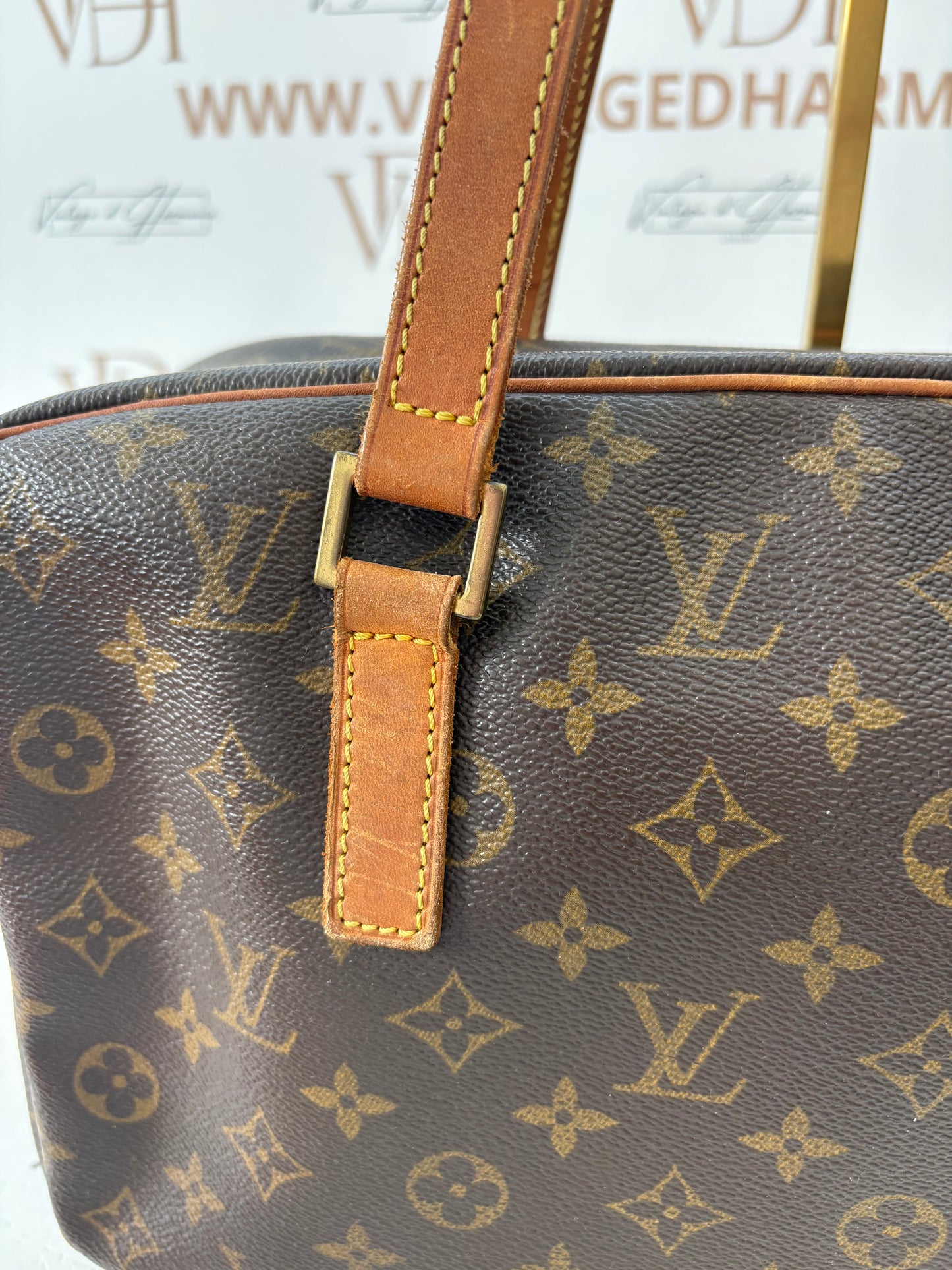 018776 - Louis Vuitton Cite GM