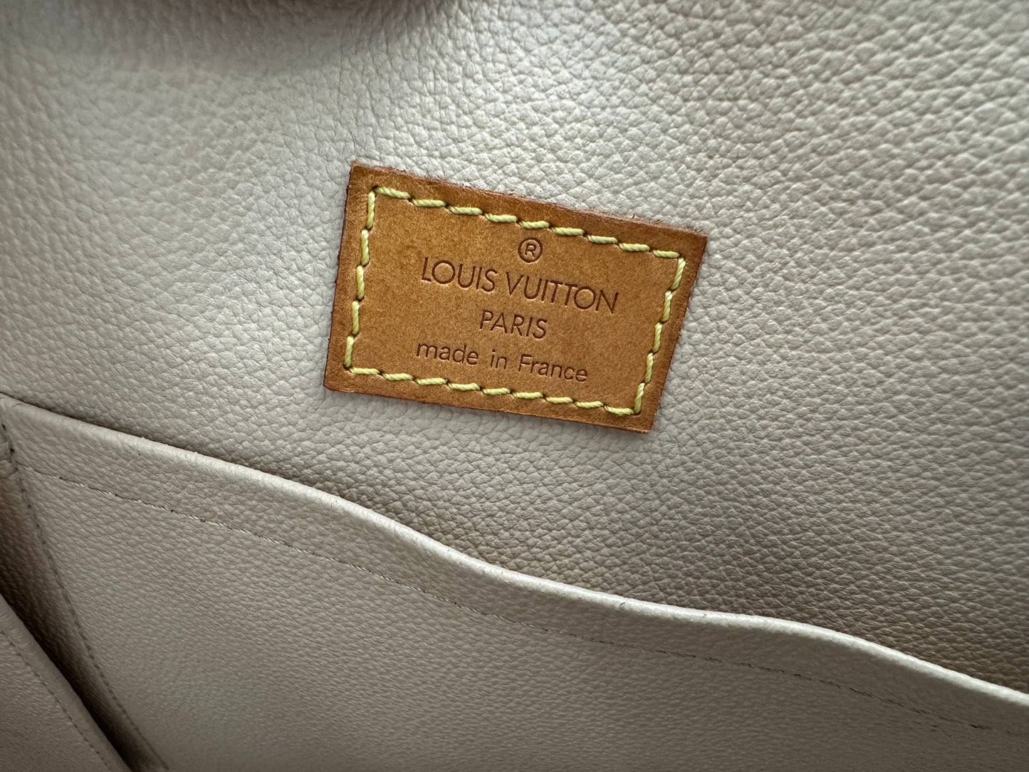 017774 - Louis Vuitton Sac Plat
