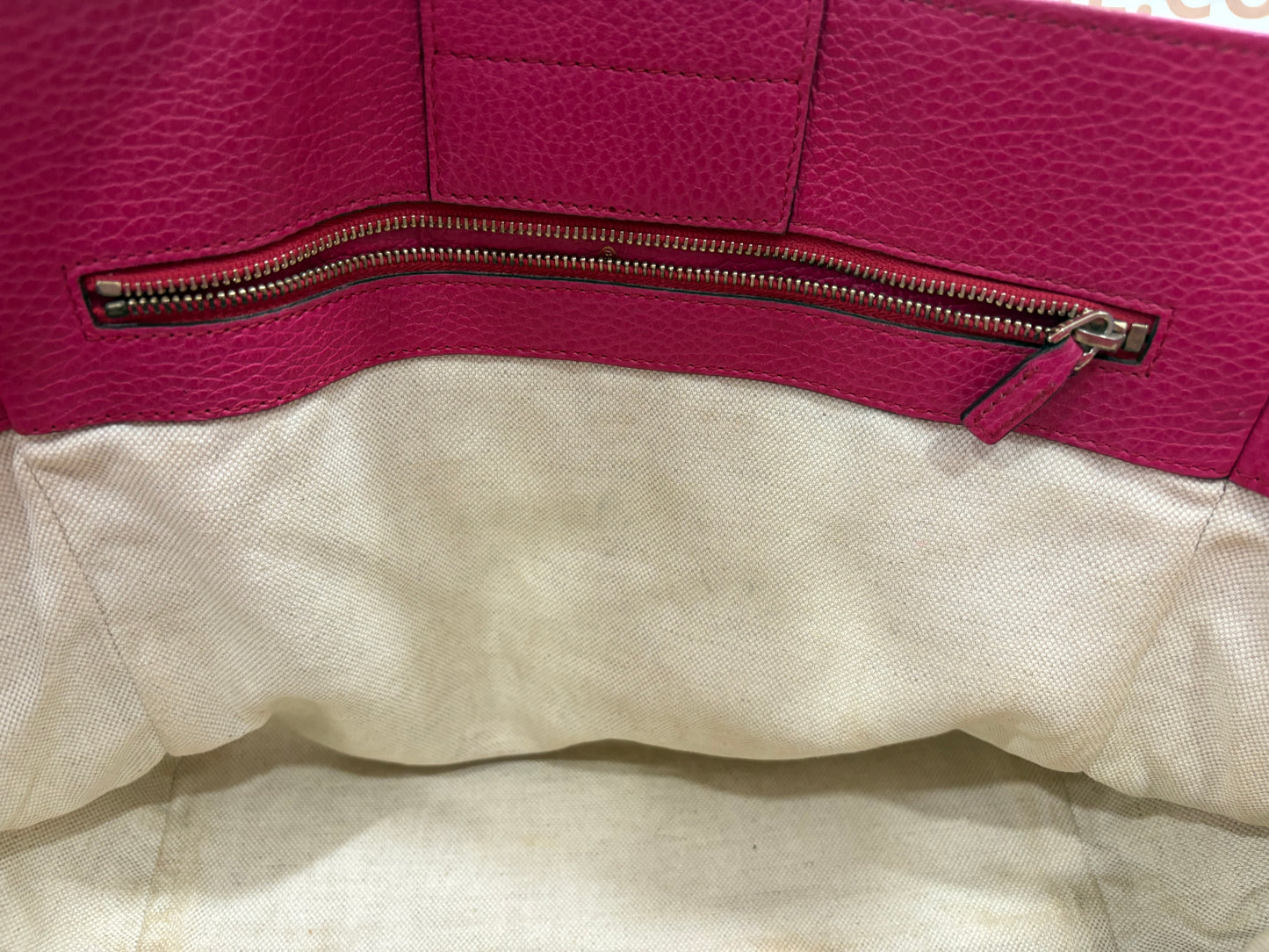 201590 - Gucci Swing