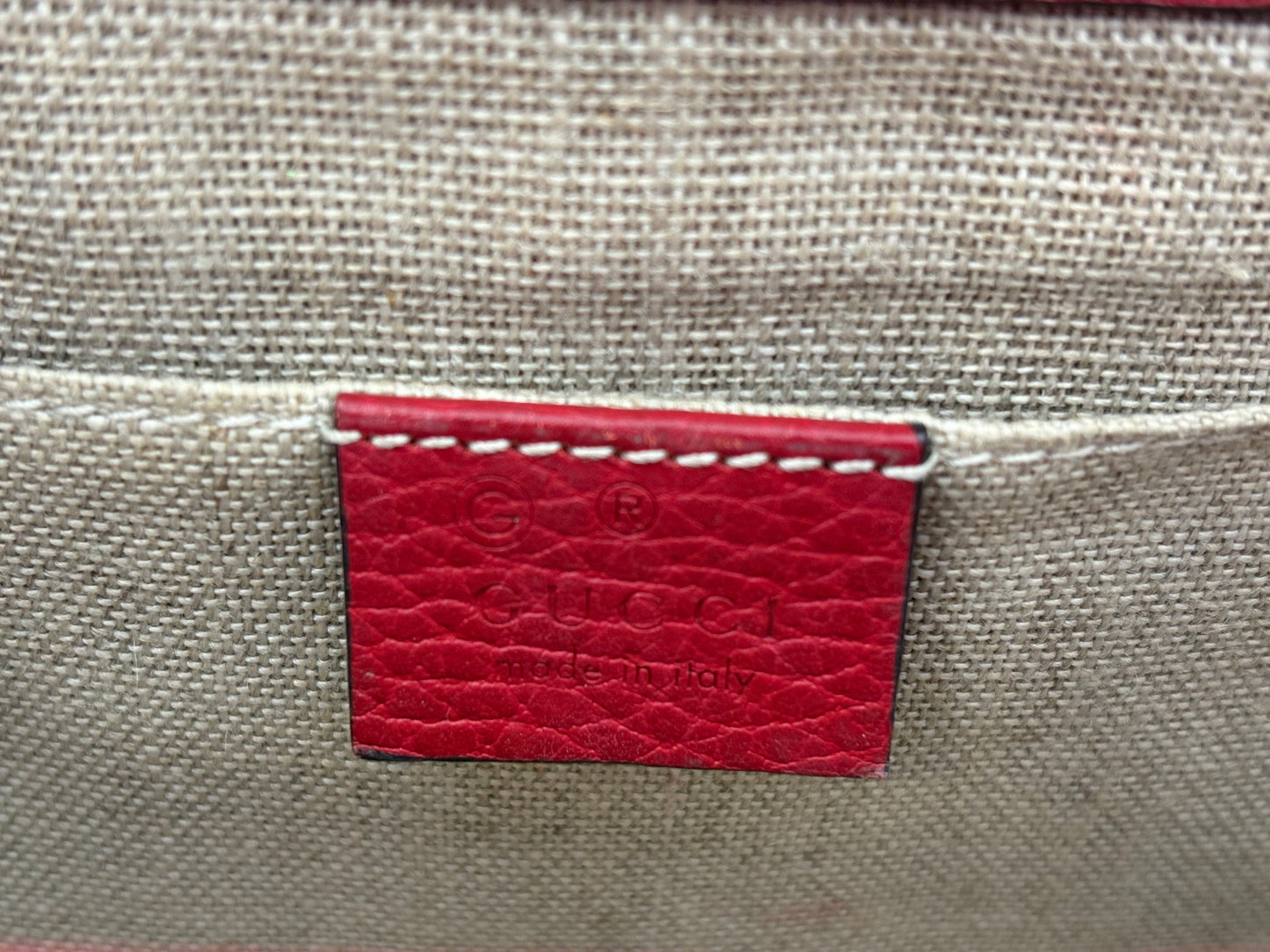 384089 - Gucci Interlocking