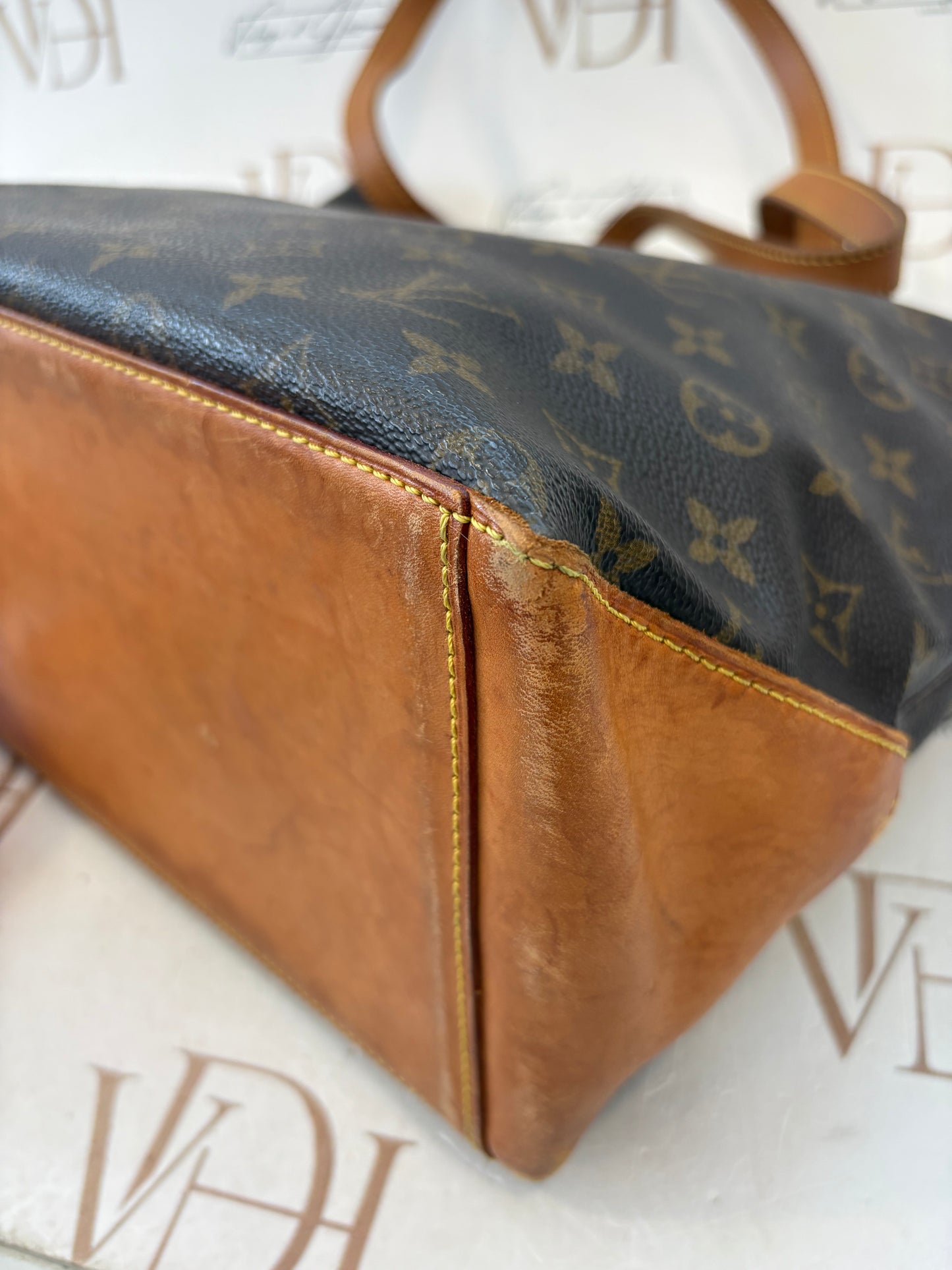 018837 - Louis Vuitton Cabas Mezzo