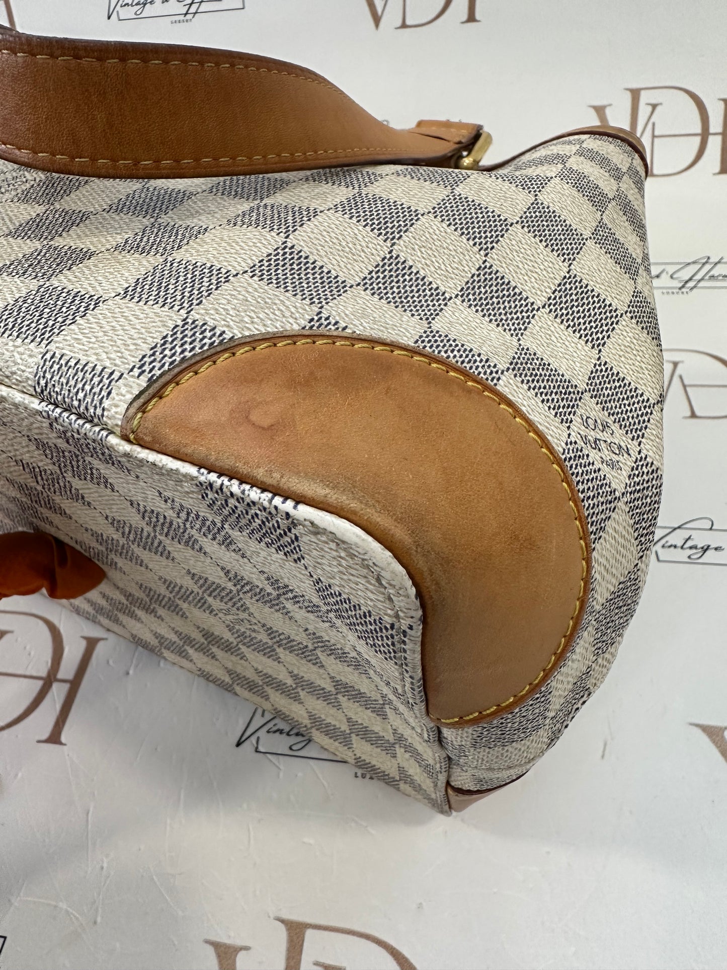 017921 - Louis Vuitton Azur Hampstead PM