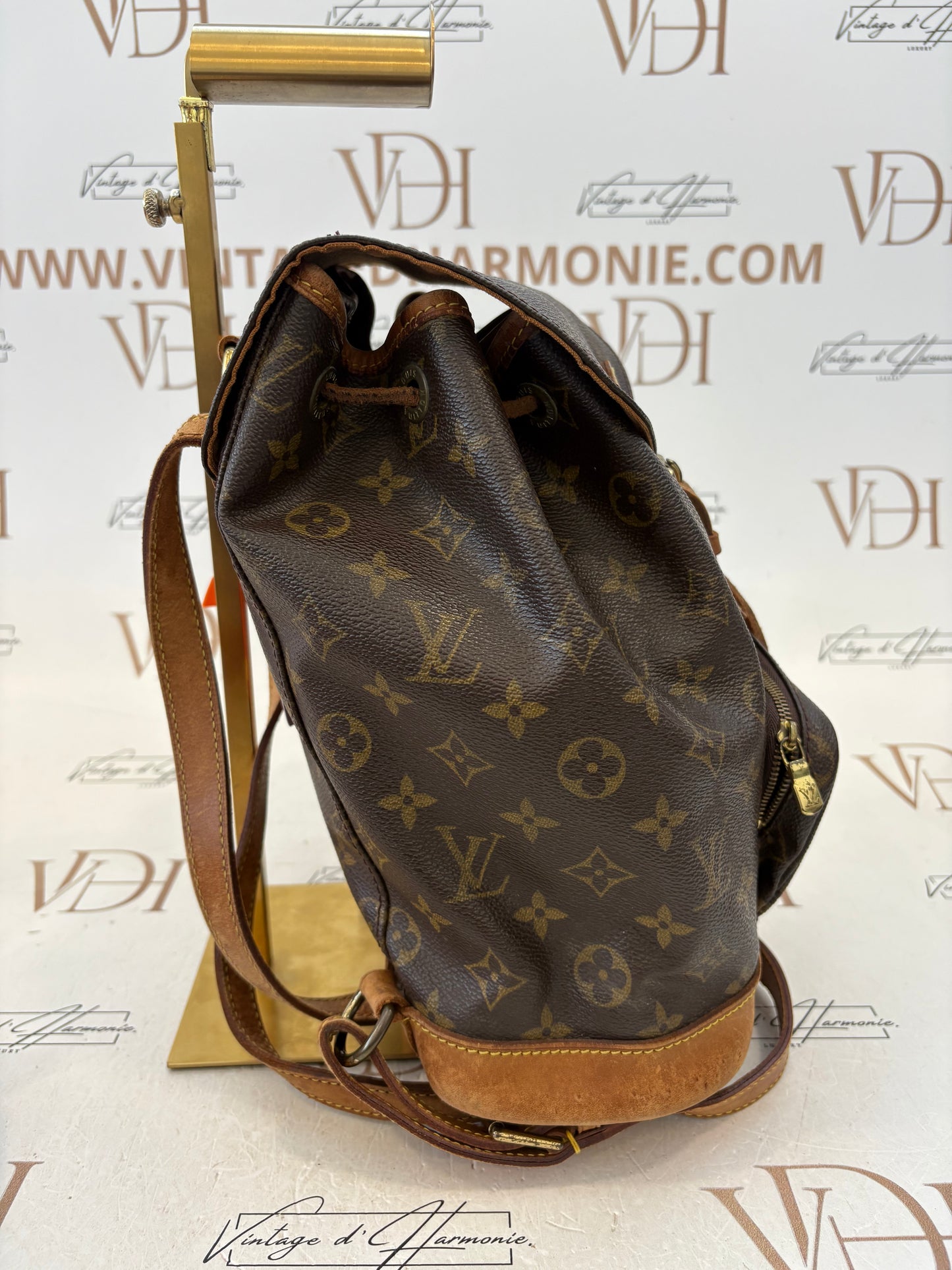 018612 - Louis Vuitton Montsouris MM