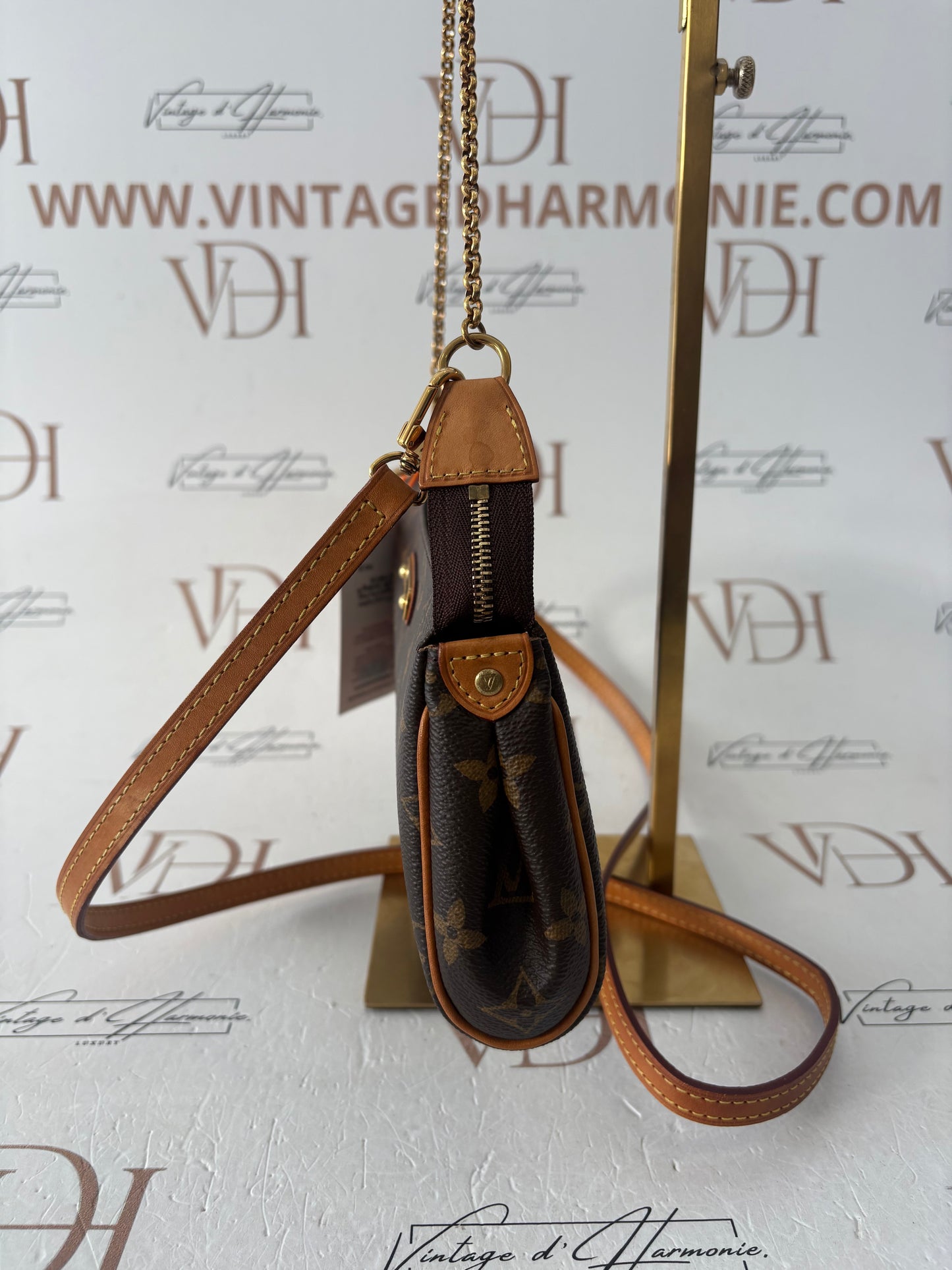 016927 - Louis Vuitton Eva