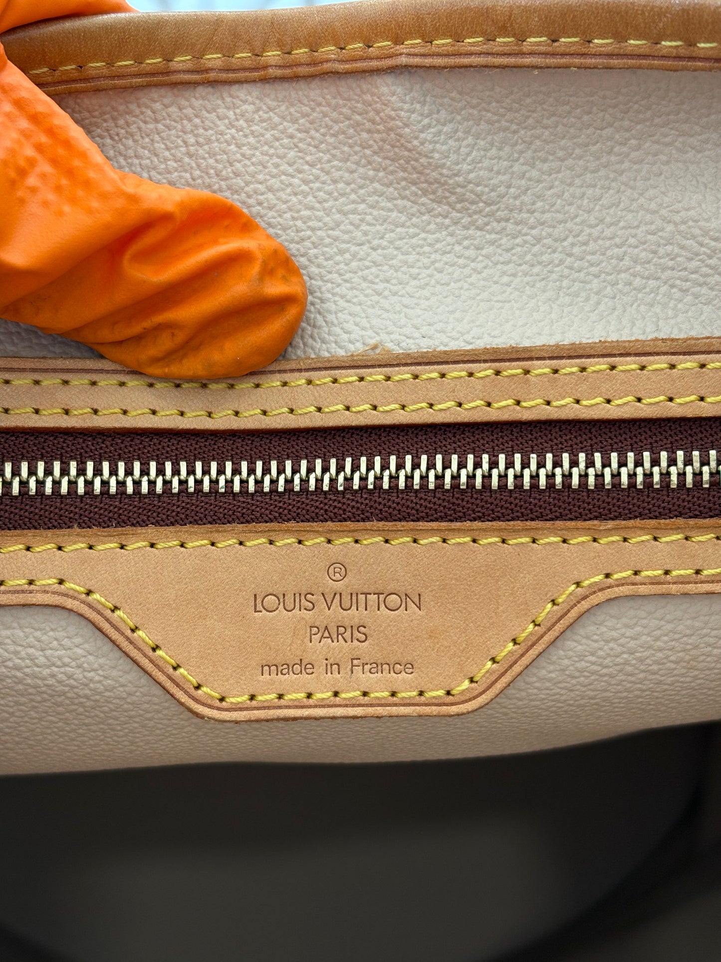 018096 - Louis Vuitton Bucket
