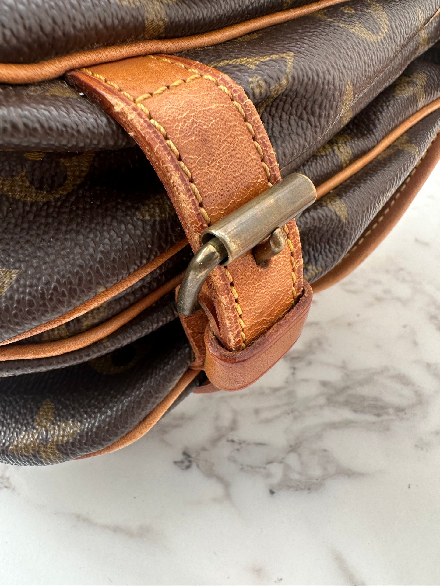 Louis Vuitton Saumur 30