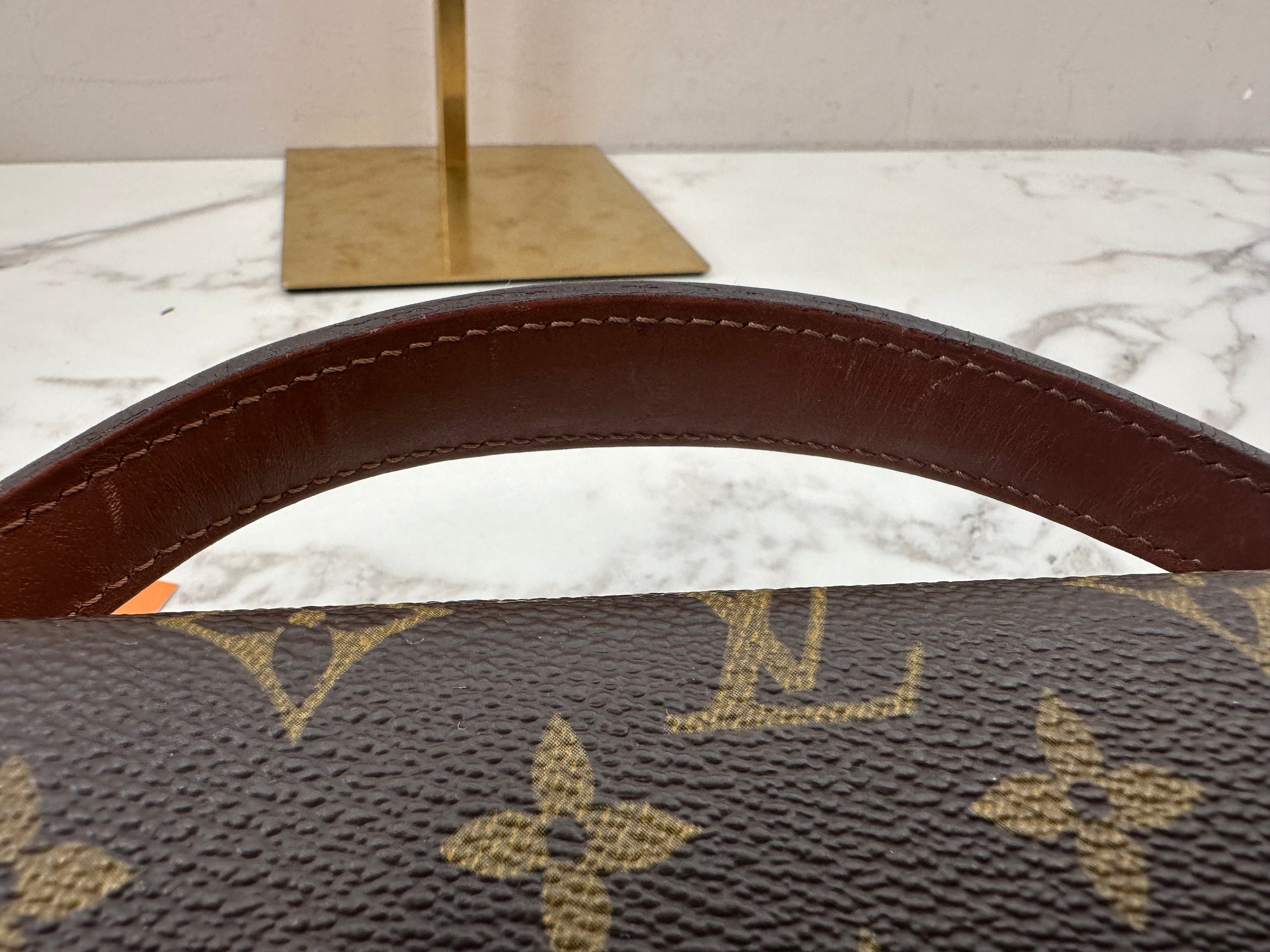 Louis Vuitton Monceau 28