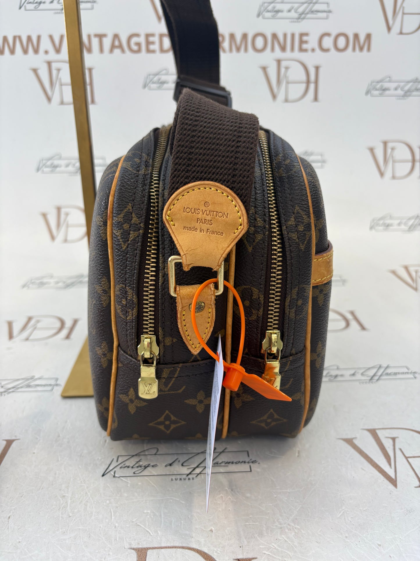 018226 - Louis Vuitton Reporter PM