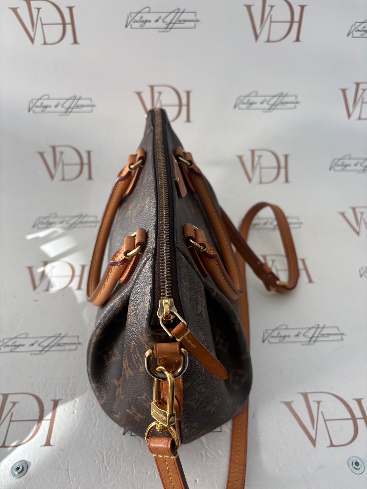 383821 - Louis Vuitton Turenne