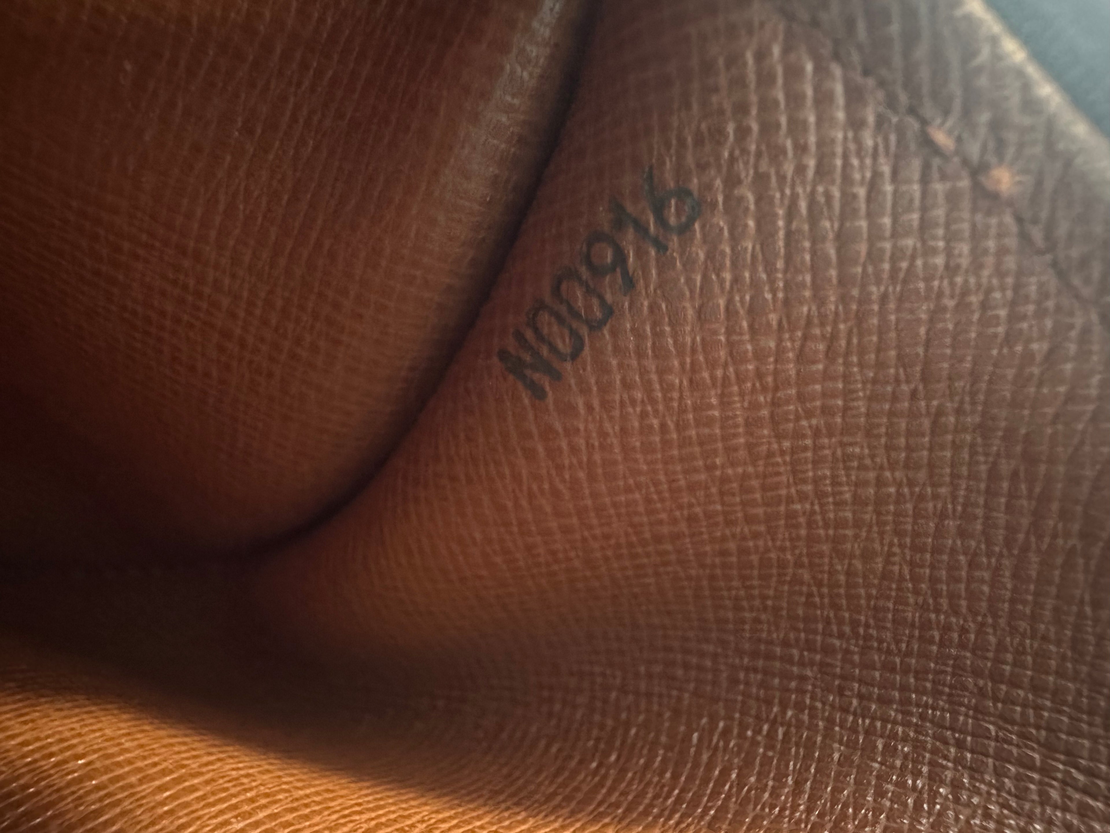 Louis Vuitton Papillon 26