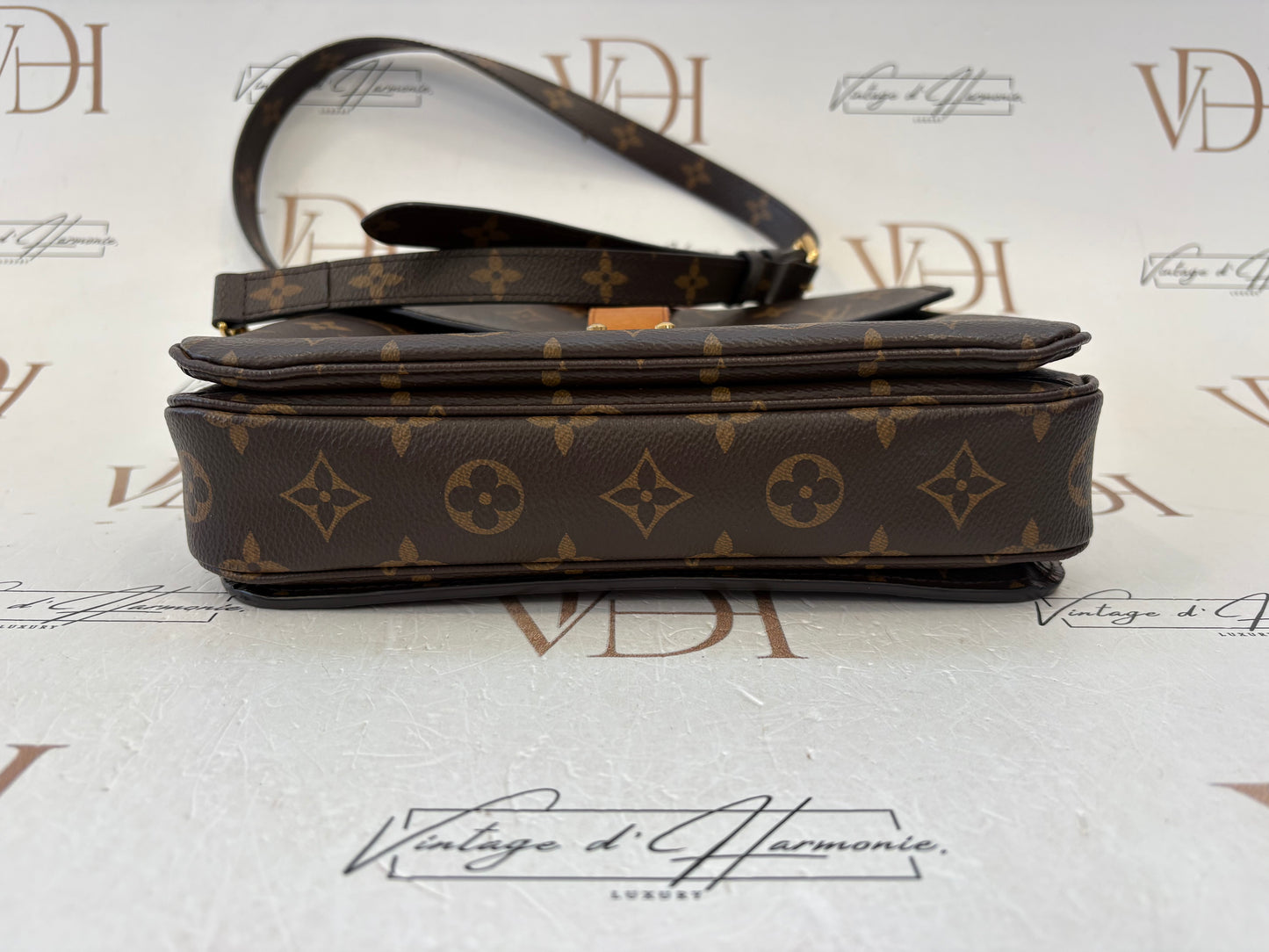 383768 - Louis Vuitton Metis