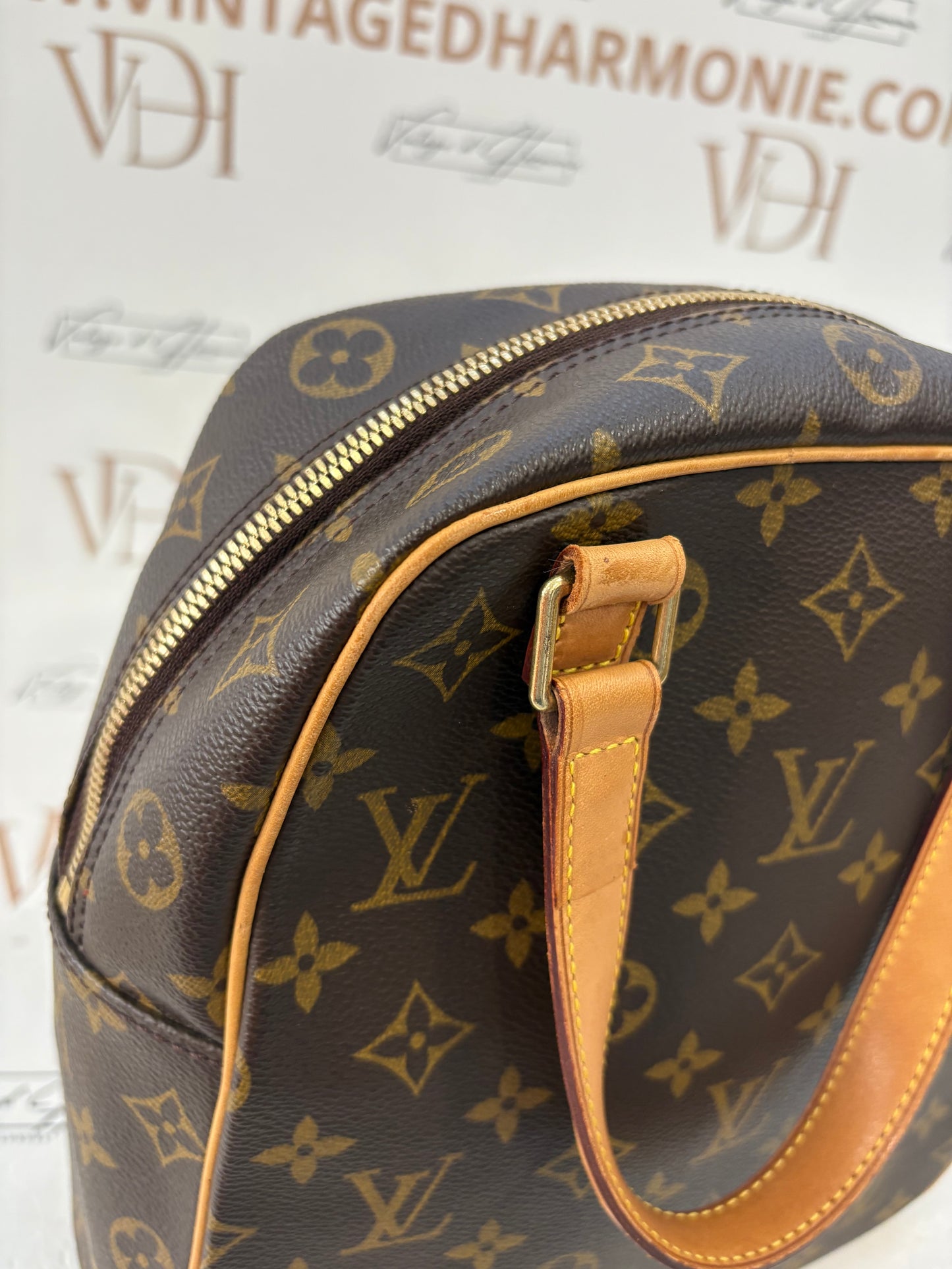 016930 - Louis Vuitton Excentricite