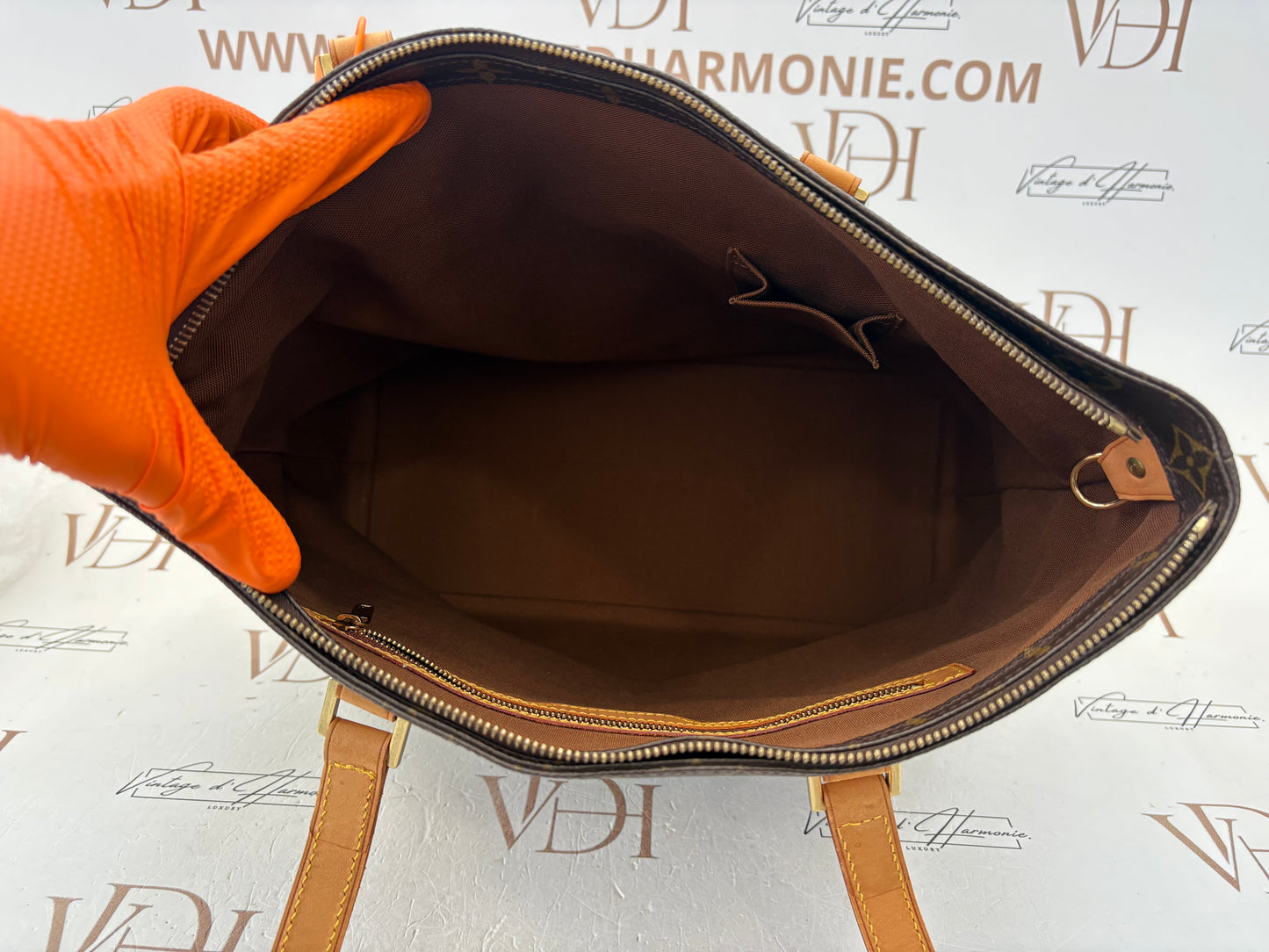 018104 - Louis Vuitton Cabas Mezzo