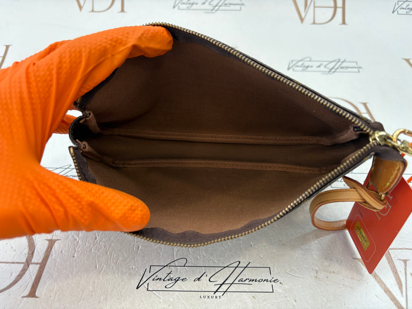 018355 - Louis Vuitton Pochette Accessoires