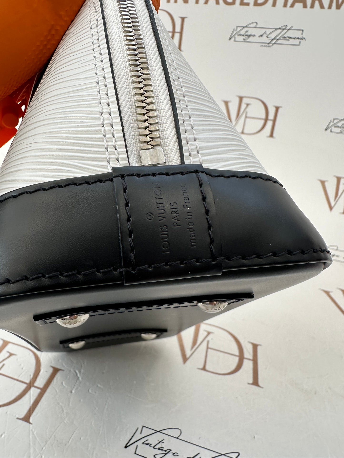 017807 - Louis Vuitton Alma BB Epi White