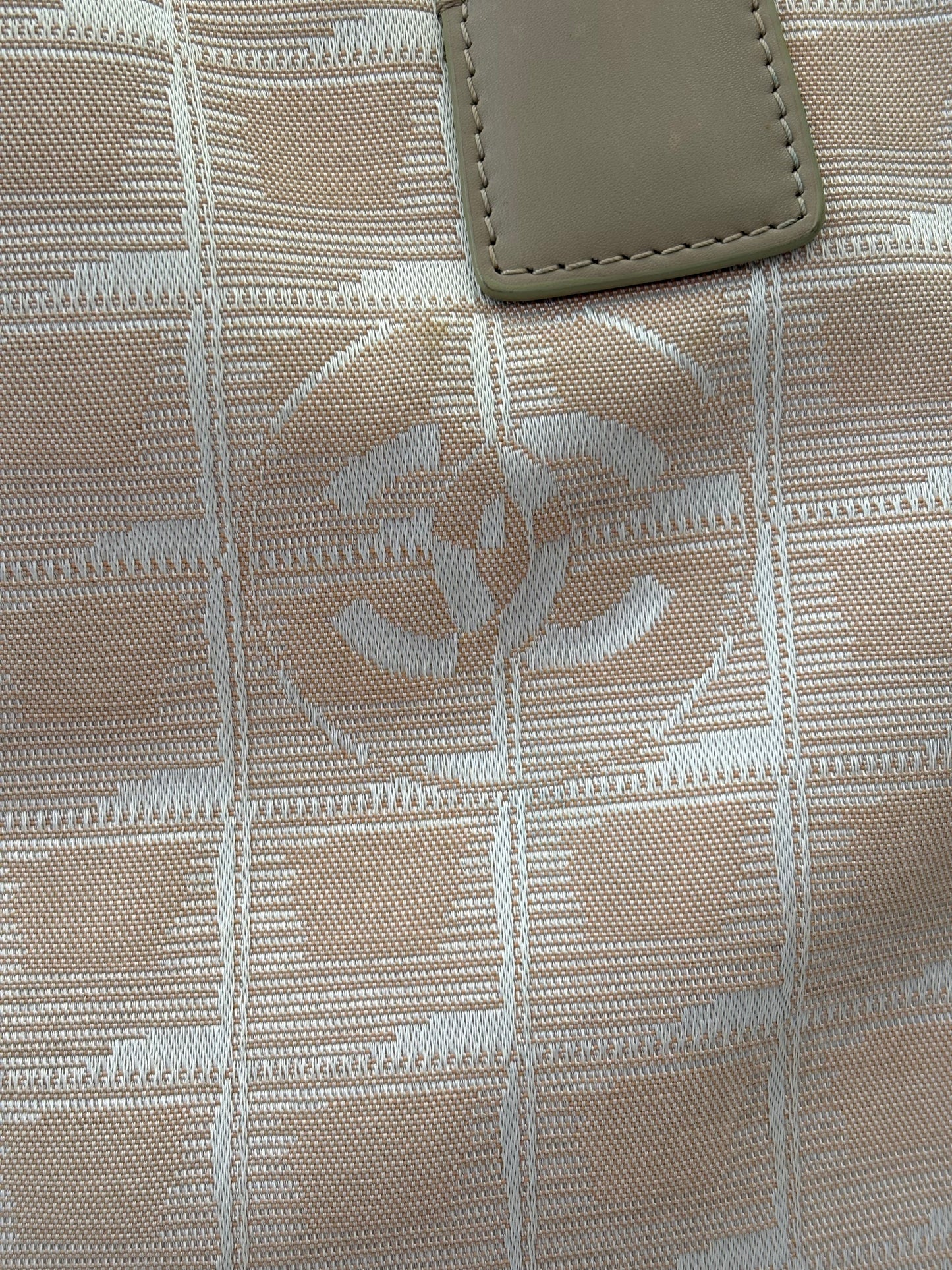 018207 - Chanel Tote MM Jacquard