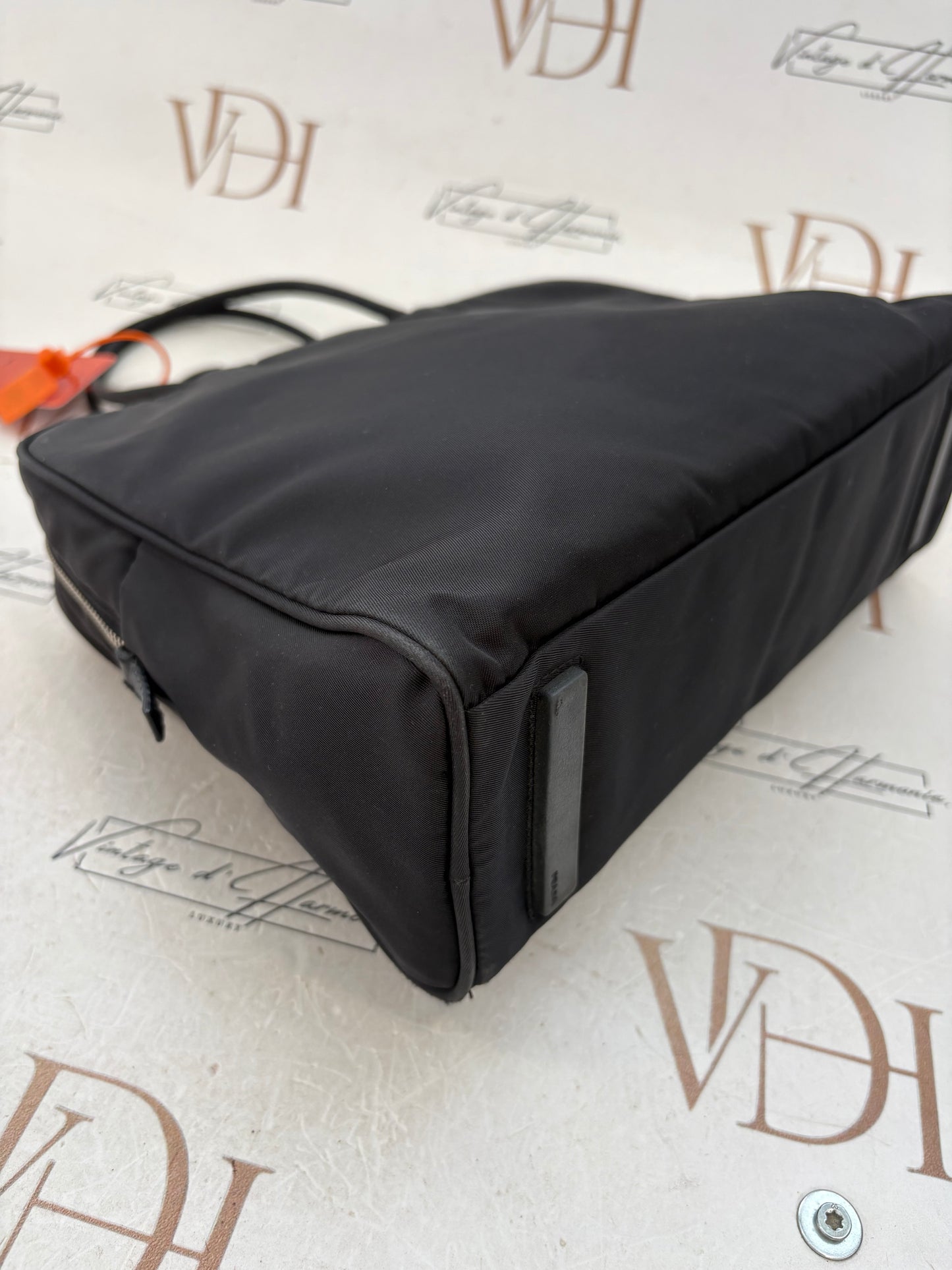 018336 - Prada Tote Nylon