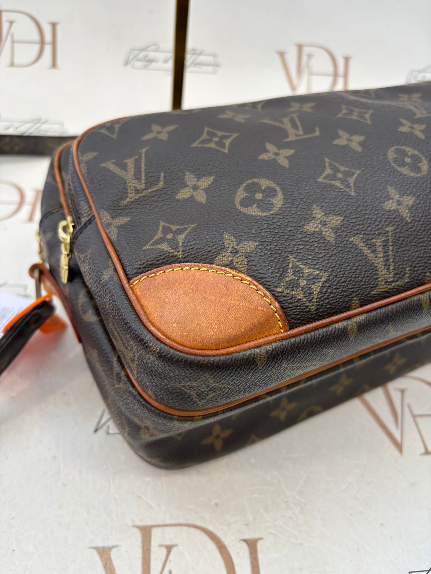 018197 - Louis Vuitton Nile