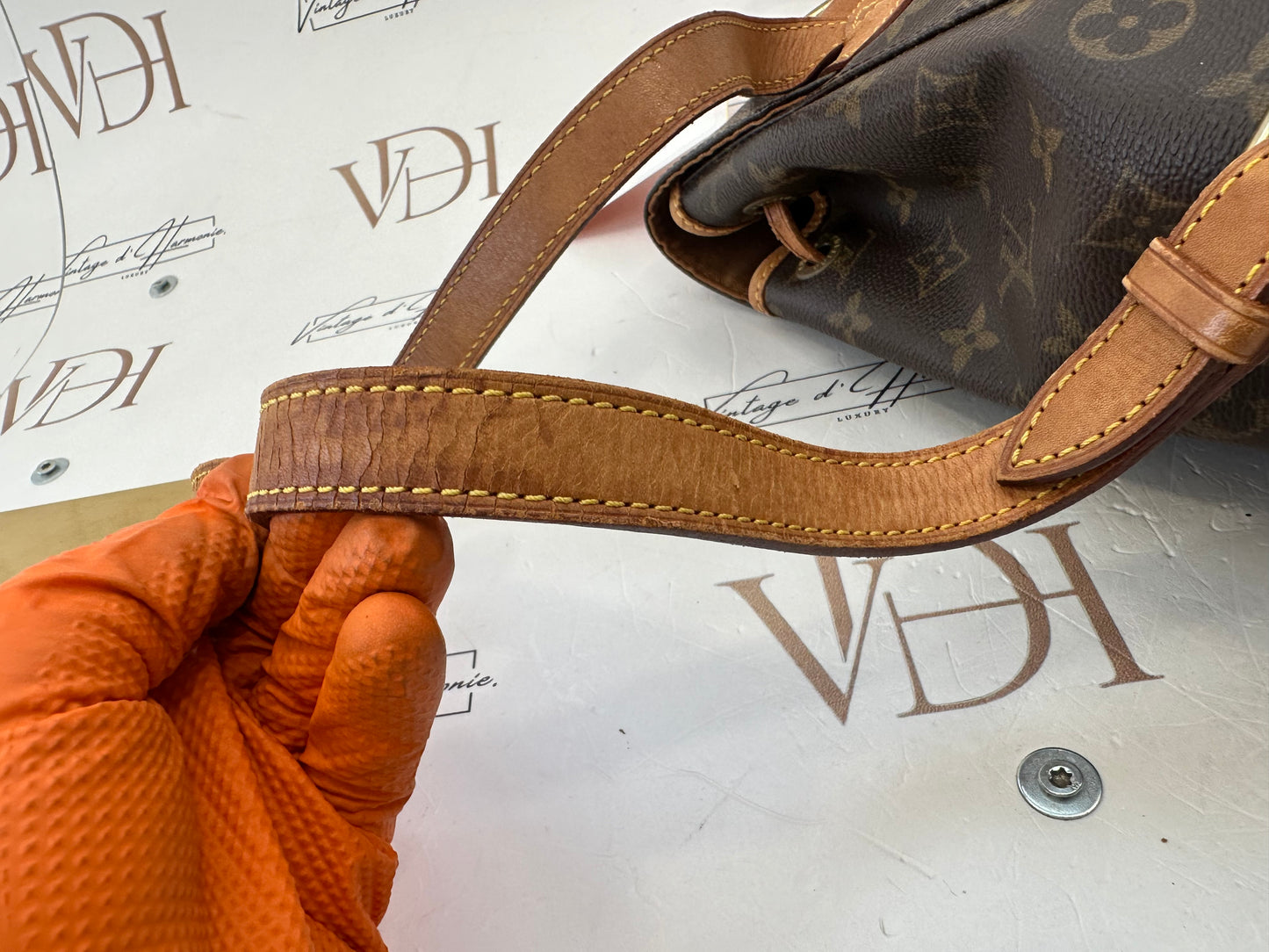 017912 - Louis Vuitton Montsouris MM