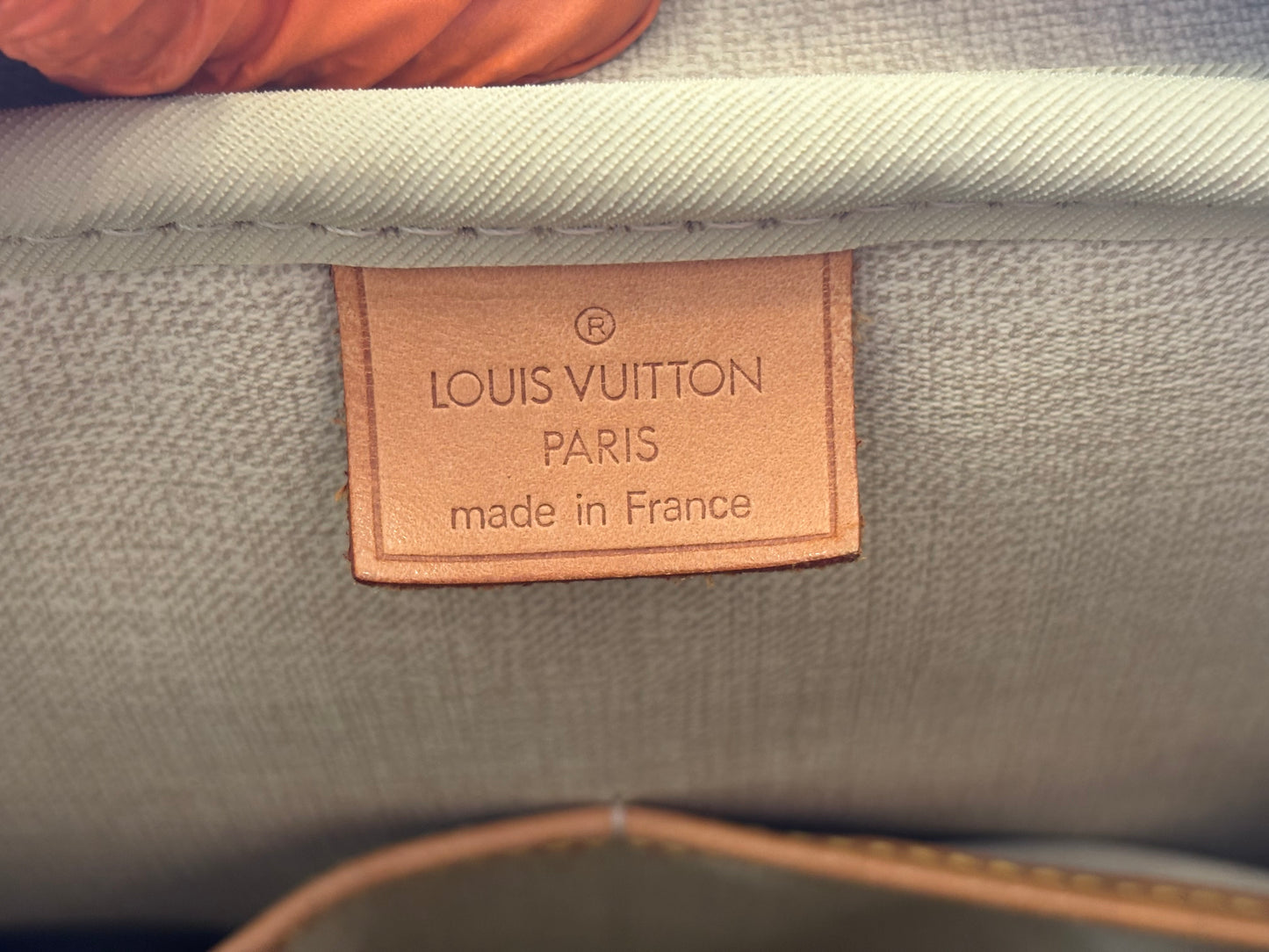 018924 - Louis Vuitton Deauville