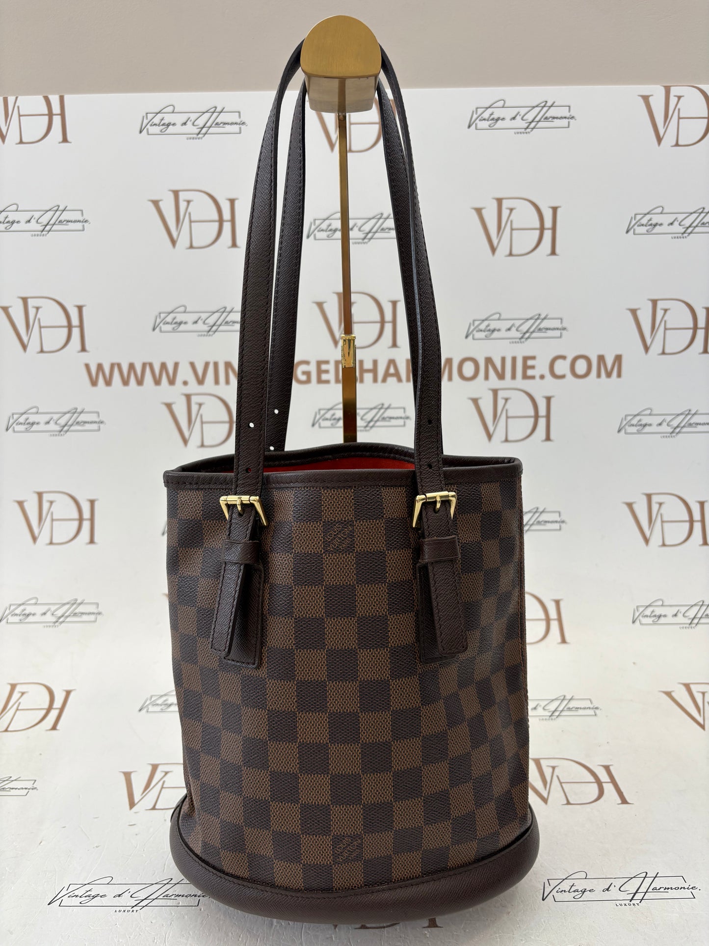 018326 - Louis Vuitton Marais