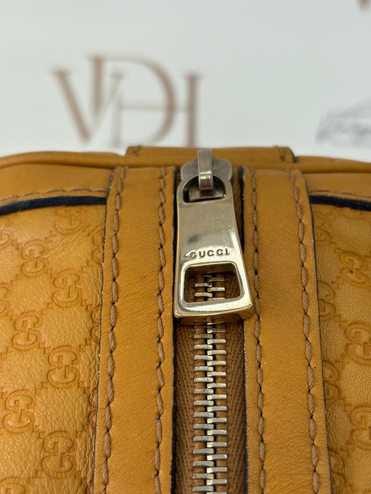 384278 - Gucci