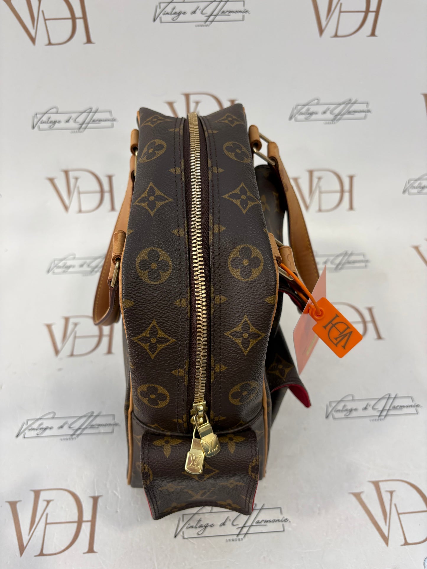 016930 - Louis Vuitton Excentricite