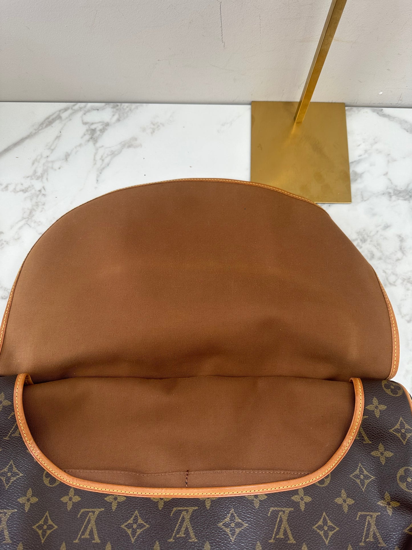 Louis Vuitton Saumur 43