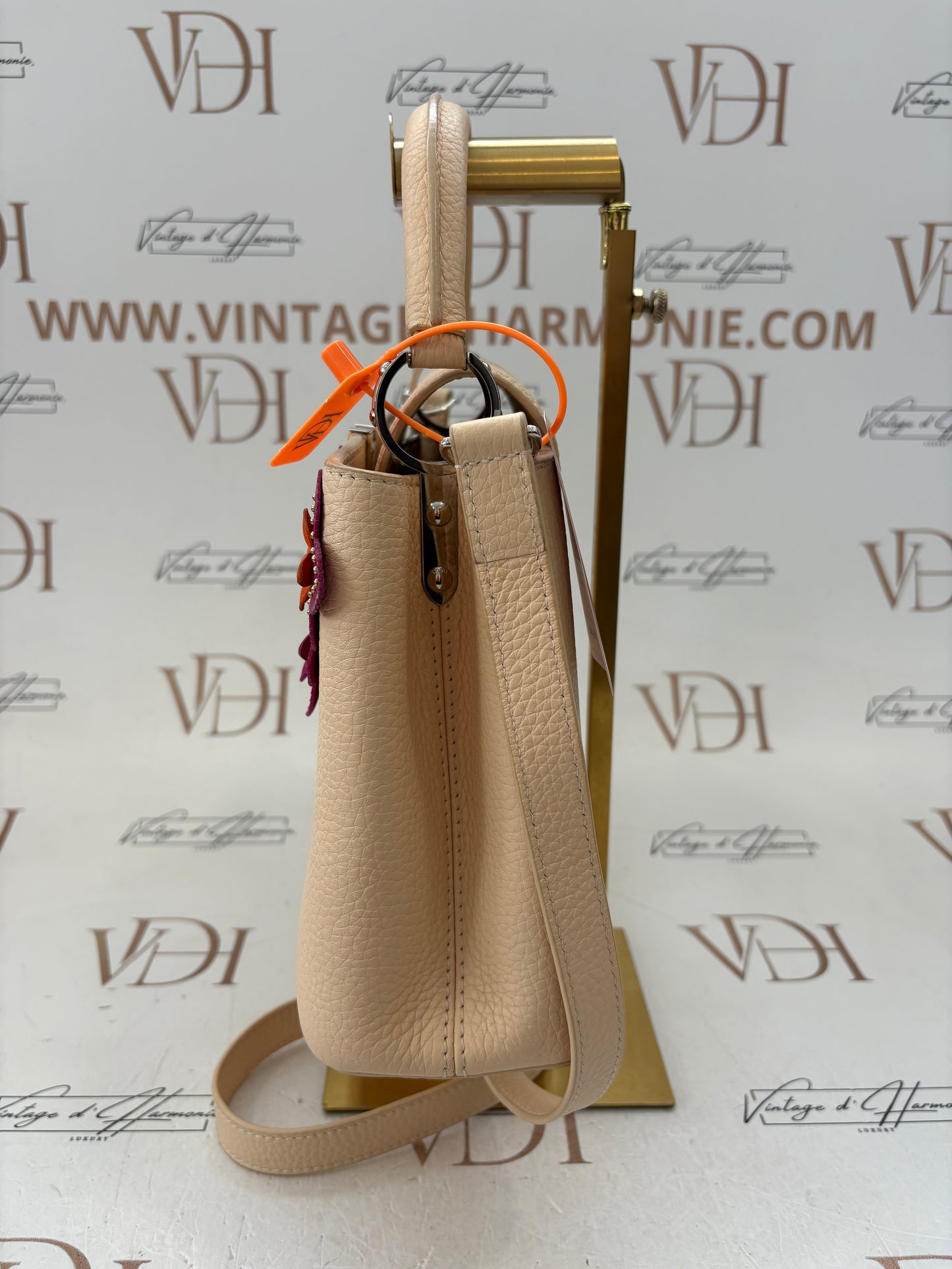 384297 - Louis Vuitton Capucines BB