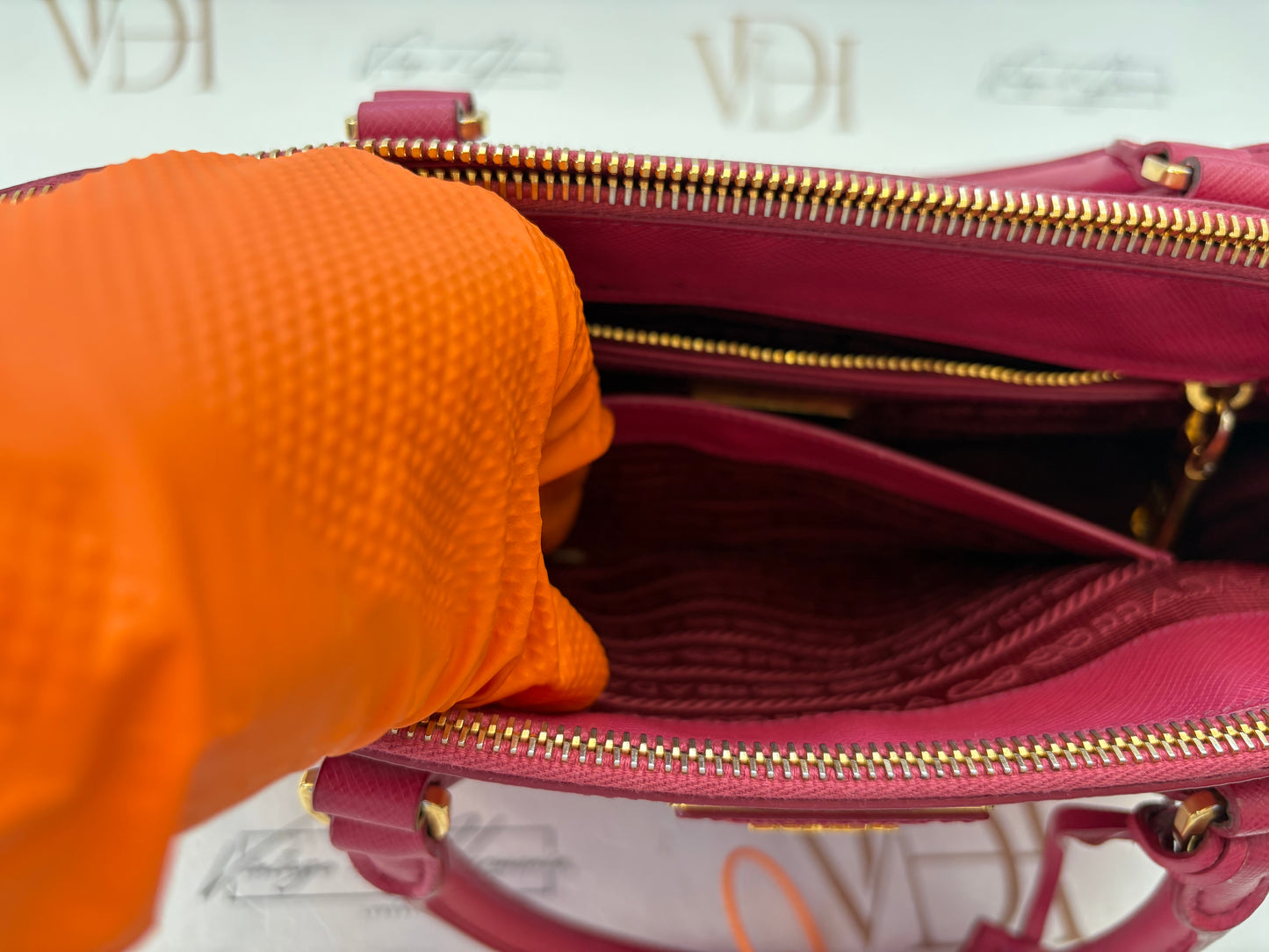 384200 - Prada Galleria